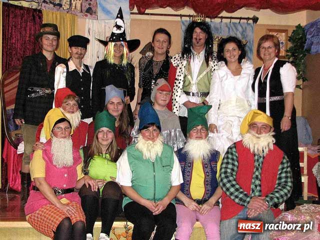 Zdjęcie w galerii na portalu naszraciborz.pl: Bajka w prezencie mikołajkowym wiadomości z regionu