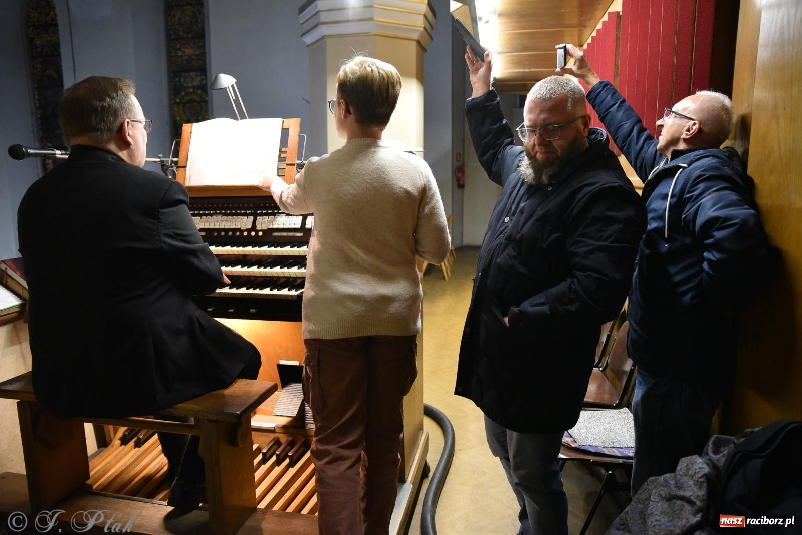 Zdjęcie w galerii na portalu naszraciborz.pl: Koncert w kościele farnym zakończył Dni Księdza Stefana Pieczki wiadomości z regionu