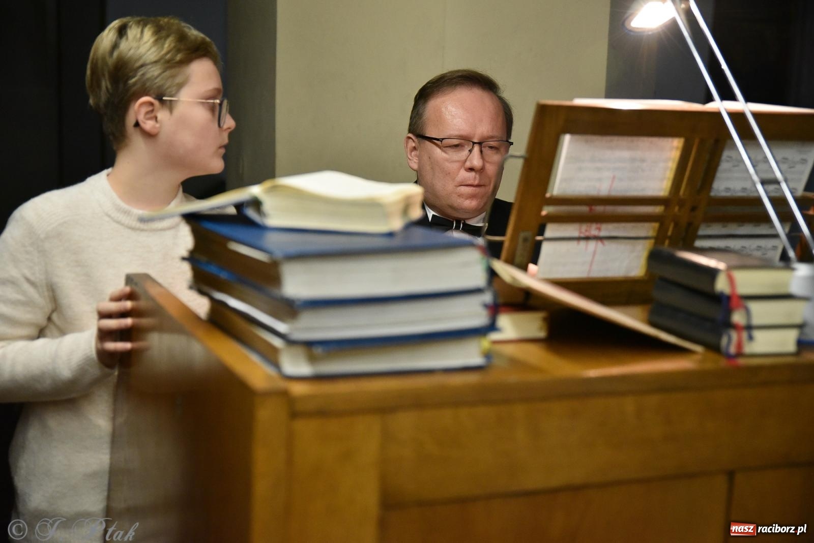 Zdjęcie w galerii na portalu naszraciborz.pl: Koncert w kościele farnym zakończył Dni Księdza Stefana Pieczki wiadomości z regionu