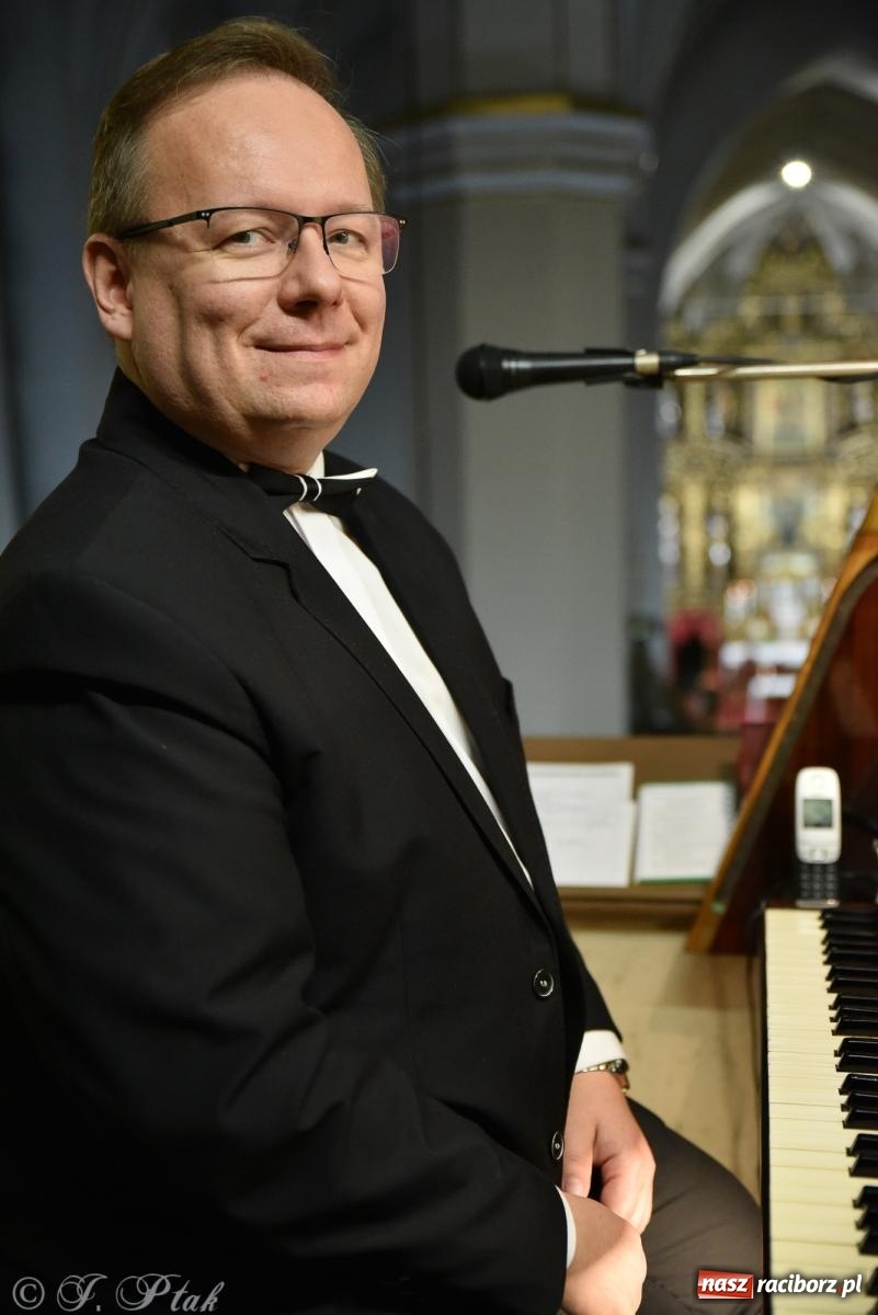 Zdjęcie w galerii na portalu naszraciborz.pl: Koncert w kościele farnym zakończył Dni Księdza Stefana Pieczki wiadomości z regionu
