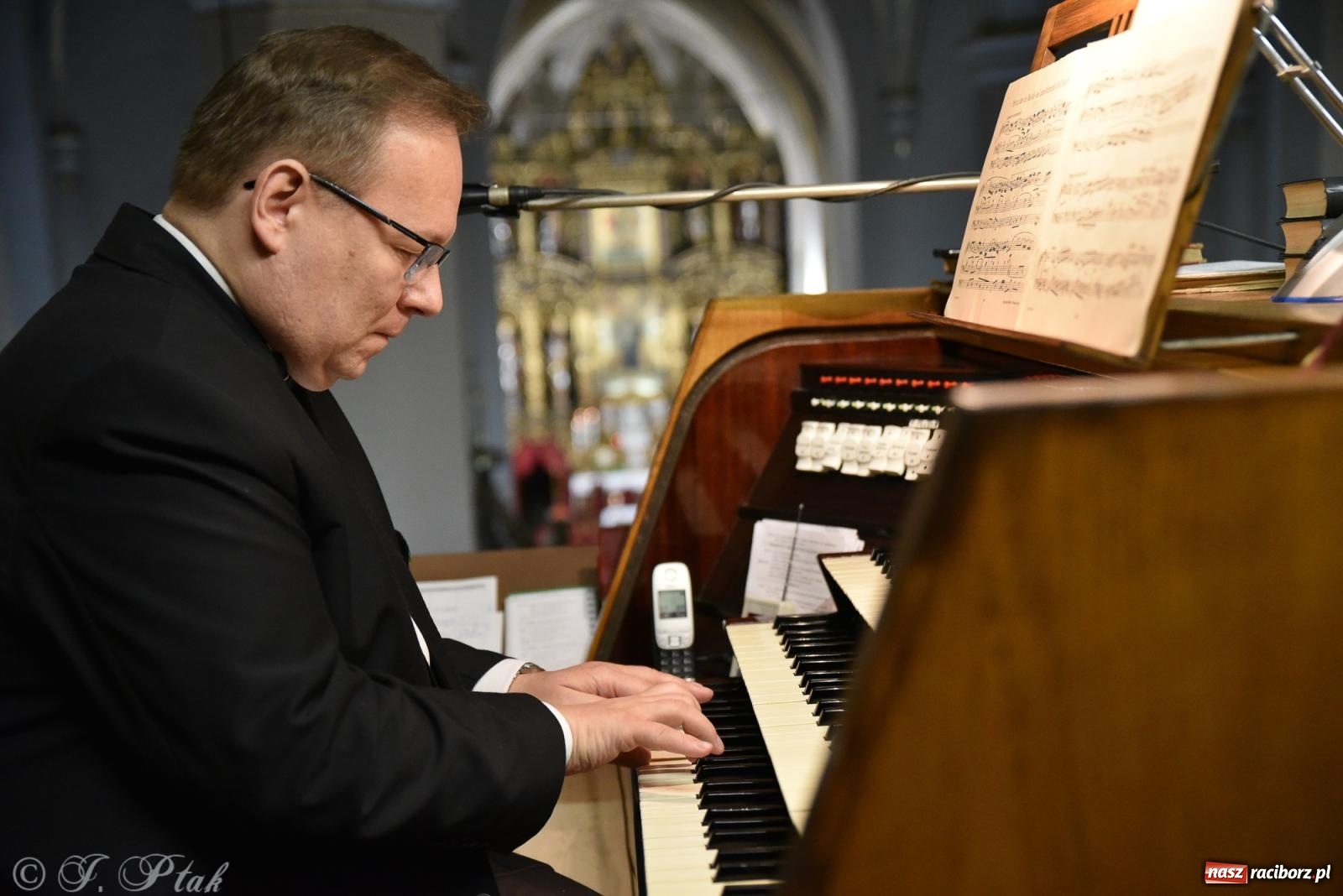 Zdjęcie w galerii na portalu naszraciborz.pl: Koncert w kościele farnym zakończył Dni Księdza Stefana Pieczki wiadomości z regionu