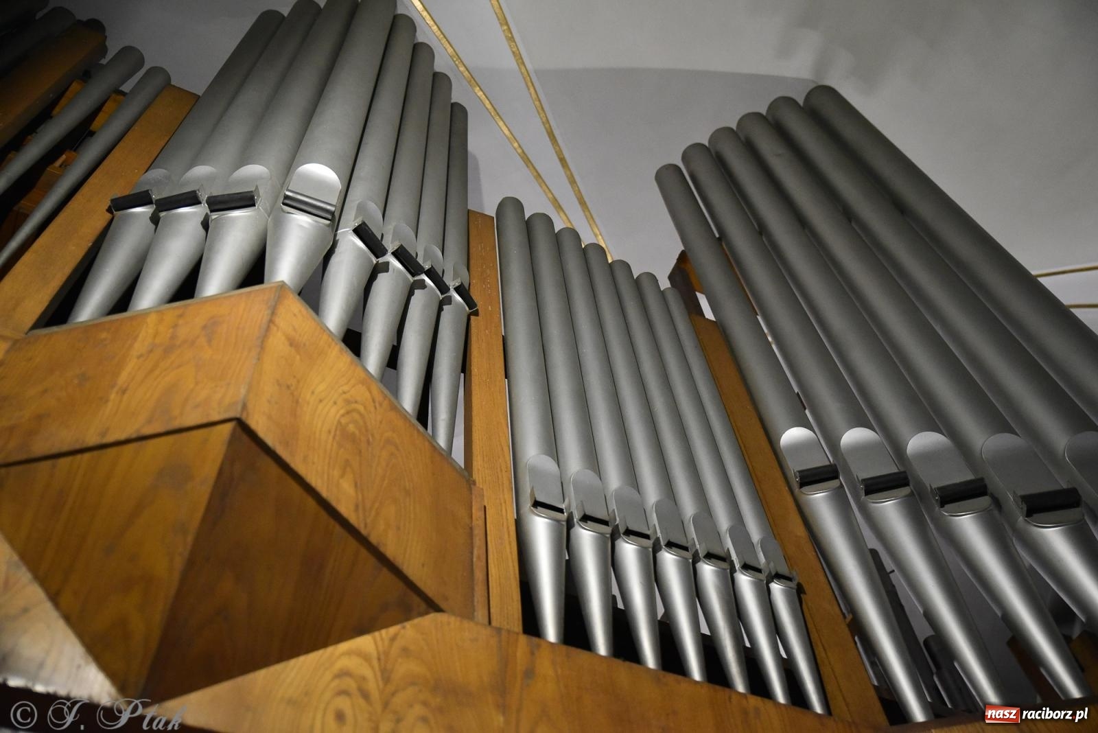 Zdjęcie w galerii na portalu naszraciborz.pl: Koncert w kościele farnym zakończył Dni Księdza Stefana Pieczki wiadomości z regionu