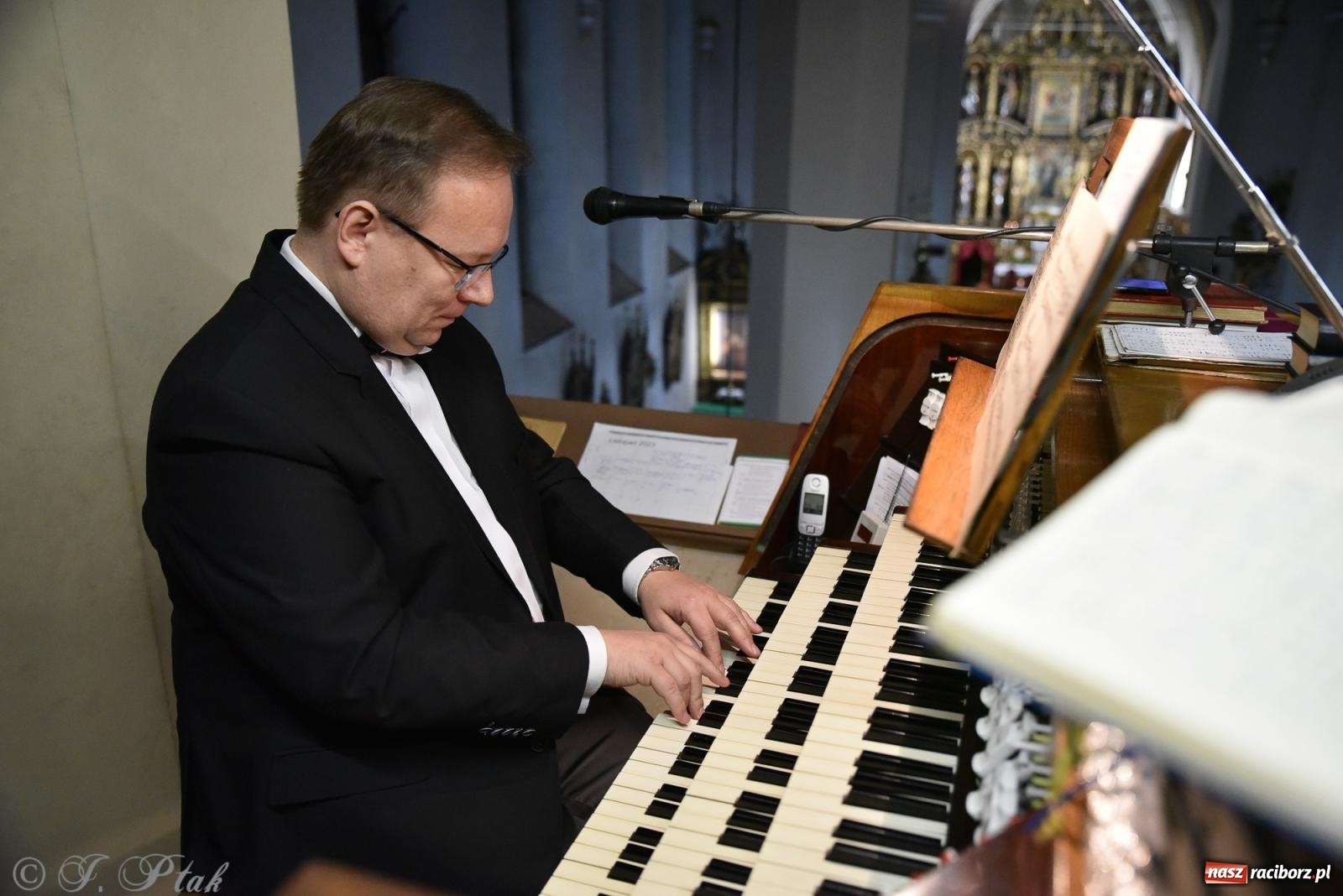 Zdjęcie w galerii na portalu naszraciborz.pl: Koncert w kościele farnym zakończył Dni Księdza Stefana Pieczki wiadomości z regionu