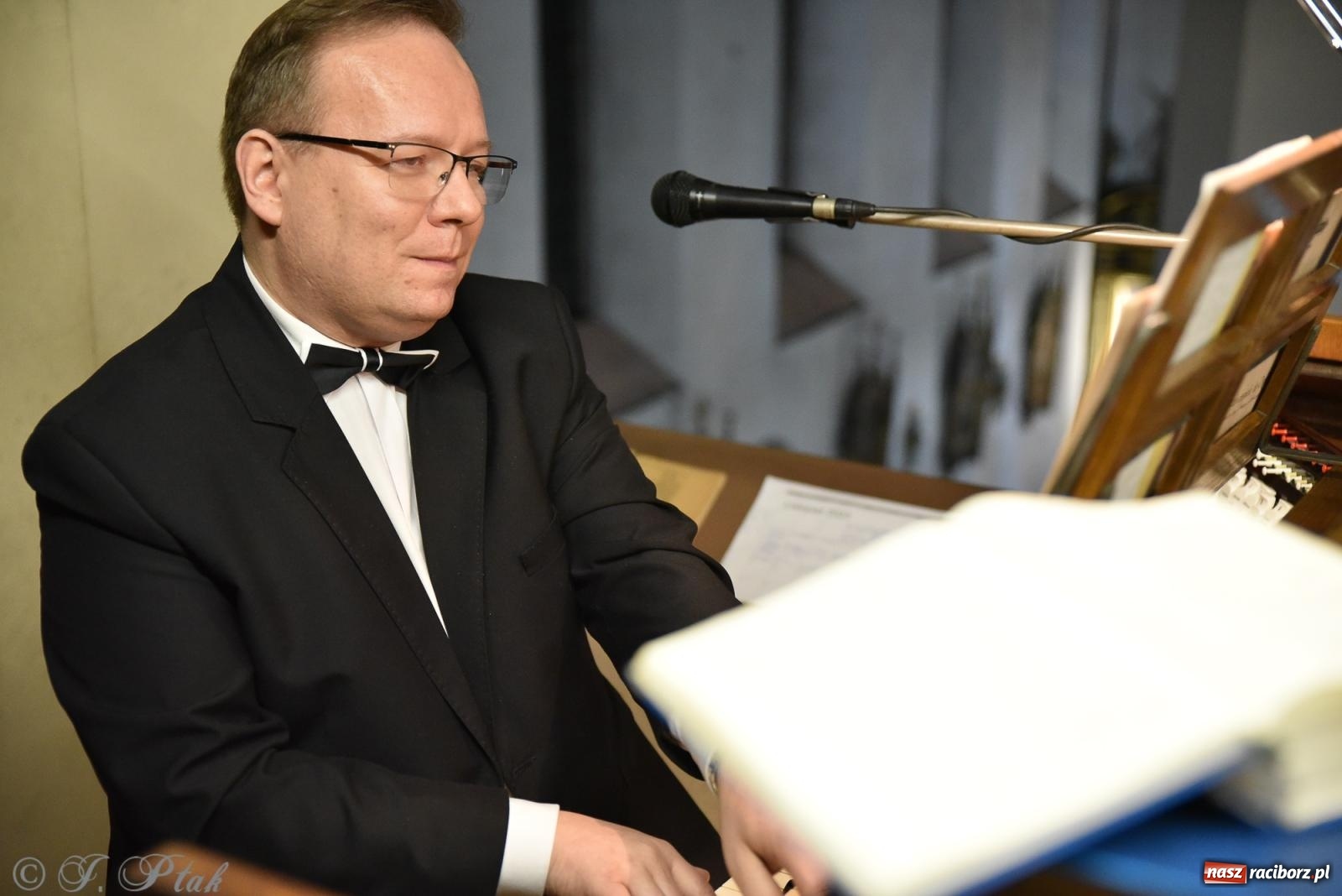 Zdjęcie w galerii na portalu naszraciborz.pl: Koncert w kościele farnym zakończył Dni Księdza Stefana Pieczki wiadomości z regionu