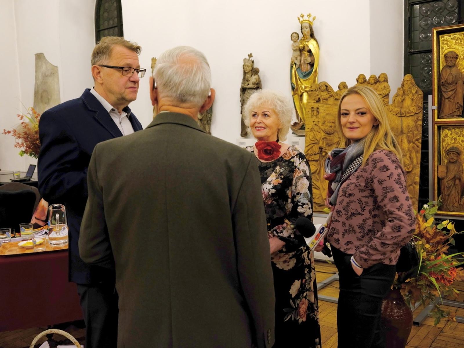 Zdjęcie w galerii na portalu naszraciborz.pl: Przedziwne meandry losu. Zbigniew Woźniak promował swoją książkę wiadomości z regionu