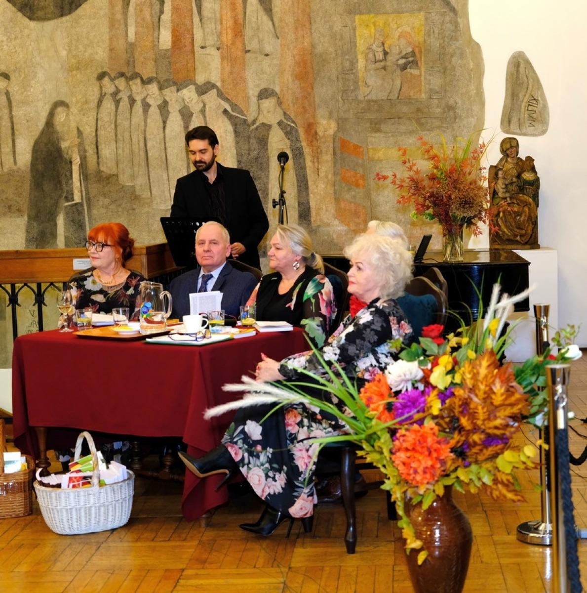 Zdjęcie w galerii na portalu naszraciborz.pl: Przedziwne meandry losu. Zbigniew Woźniak promował swoją książkę wiadomości z regionu