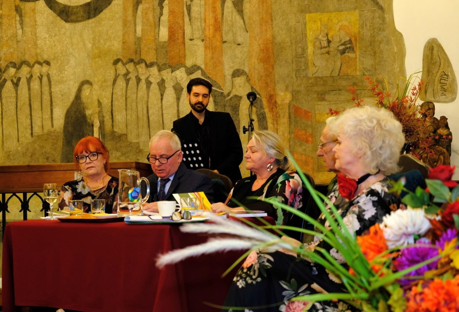 Zdjęcie w galerii na portalu naszraciborz.pl: Przedziwne meandry losu. Zbigniew Woźniak promował swoją książkę wiadomości z regionu