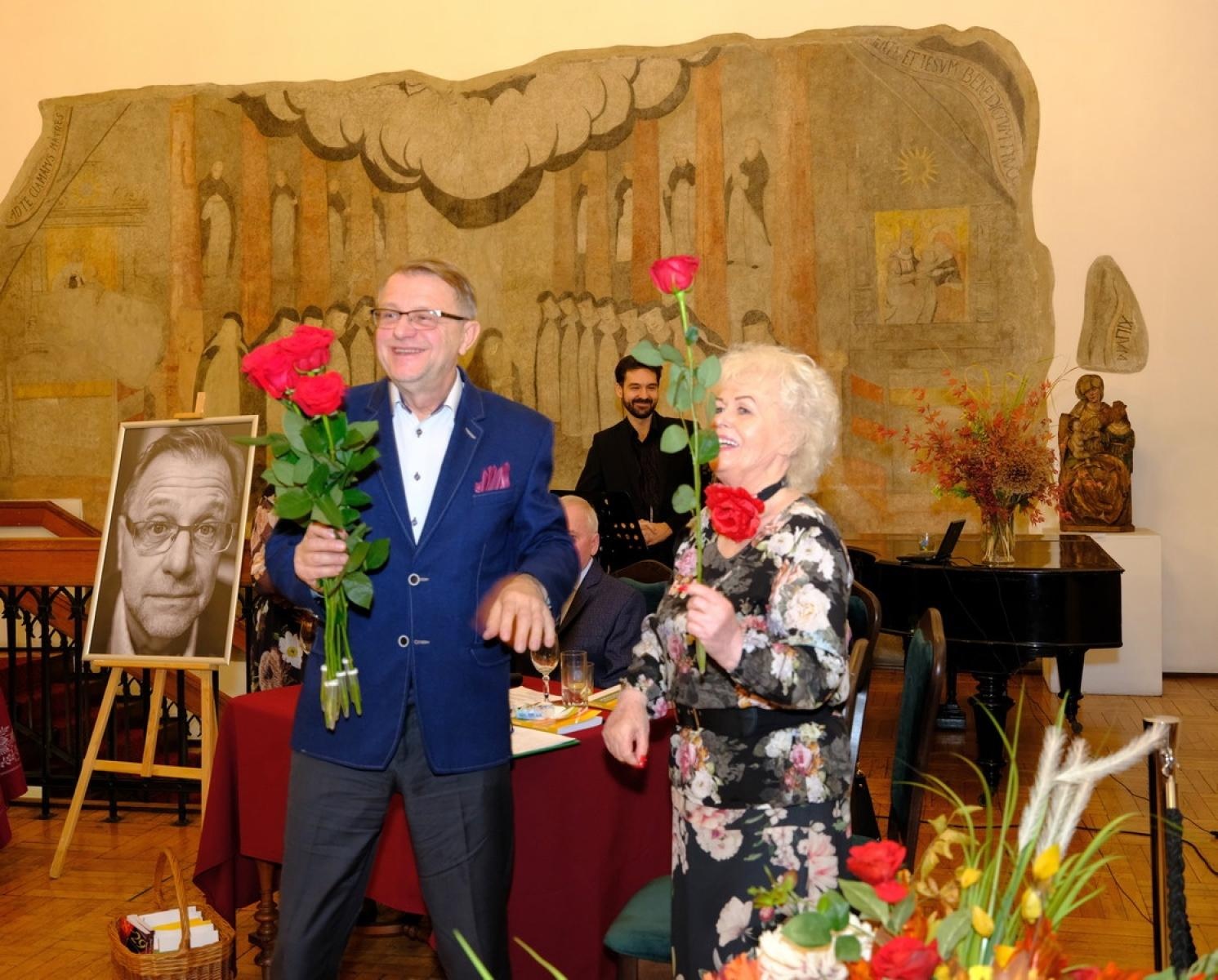 Zdjęcie w galerii na portalu naszraciborz.pl: Przedziwne meandry losu. Zbigniew Woźniak promował swoją książkę wiadomości z regionu