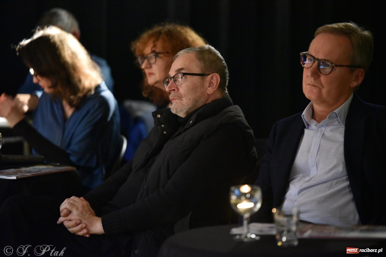 Zdjęcie w galerii na portalu naszraciborz.pl: Literacka i muzyczna podróż na promocji Almanachu wiadomości z regionu