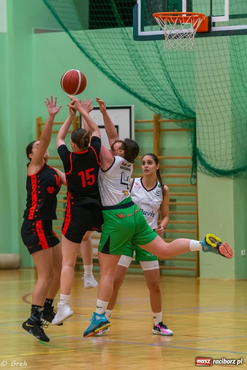 Zdjęcie w galerii na portalu naszraciborz.pl: Polkowice lepsze w Raciborzu. Poważne kontuzje dwóch zawodniczek RKK [FOTO i WIDEO] wiadomości z regionu