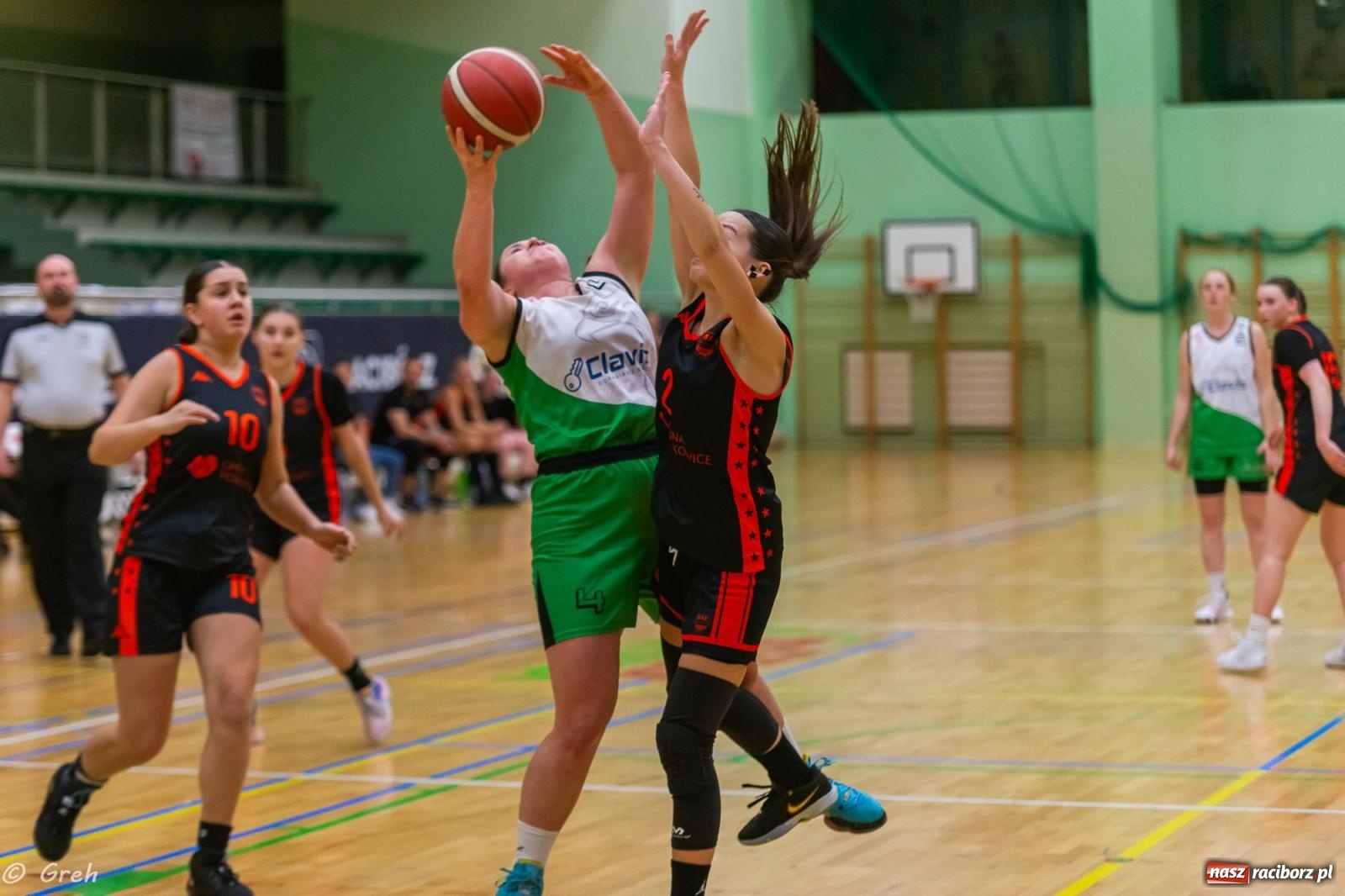 Zdjęcie w galerii na portalu naszraciborz.pl: Polkowice lepsze w Raciborzu. Poważne kontuzje dwóch zawodniczek RKK [FOTO i WIDEO] wiadomości z regionu