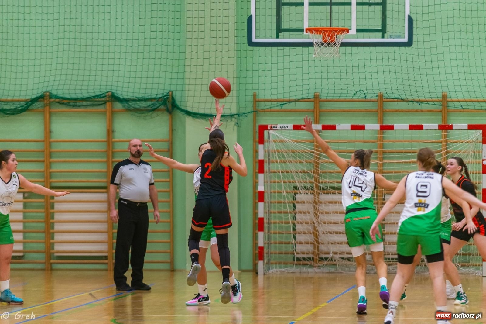 Zdjęcie w galerii na portalu naszraciborz.pl: Polkowice lepsze w Raciborzu. Poważne kontuzje dwóch zawodniczek RKK [FOTO i WIDEO] wiadomości z regionu