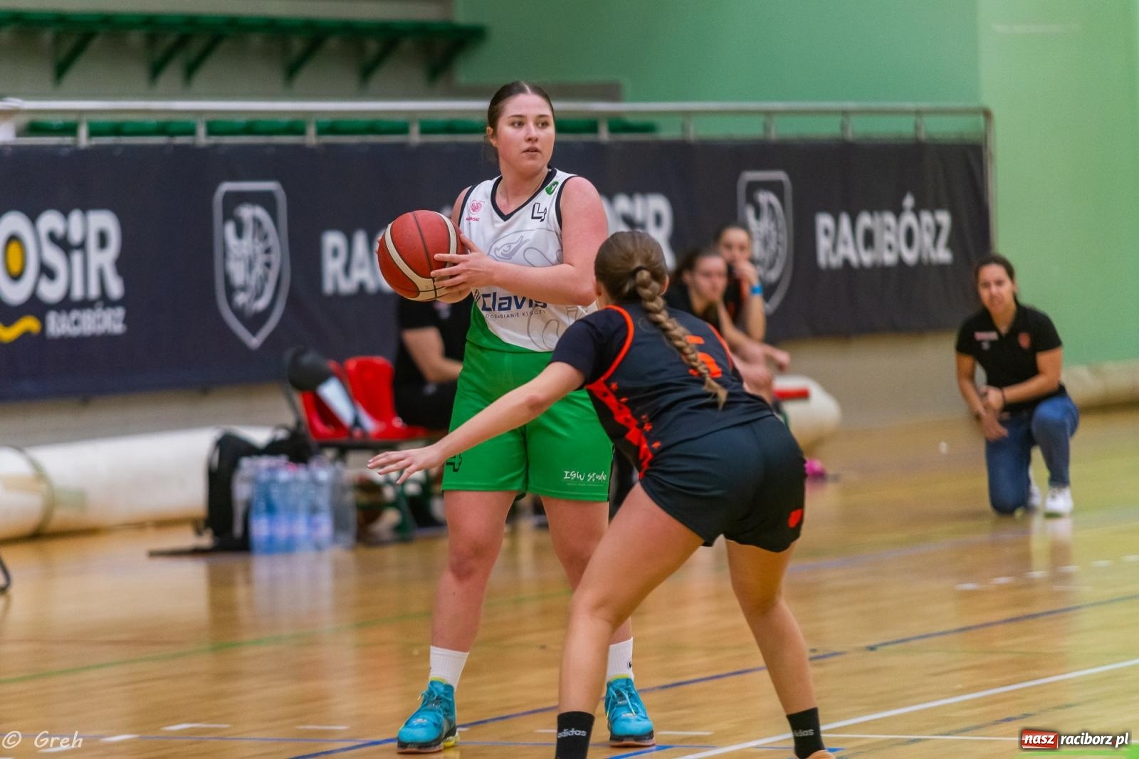 Zdjęcie w galerii na portalu naszraciborz.pl: Polkowice lepsze w Raciborzu. Poważne kontuzje dwóch zawodniczek RKK [FOTO i WIDEO] wiadomości z regionu