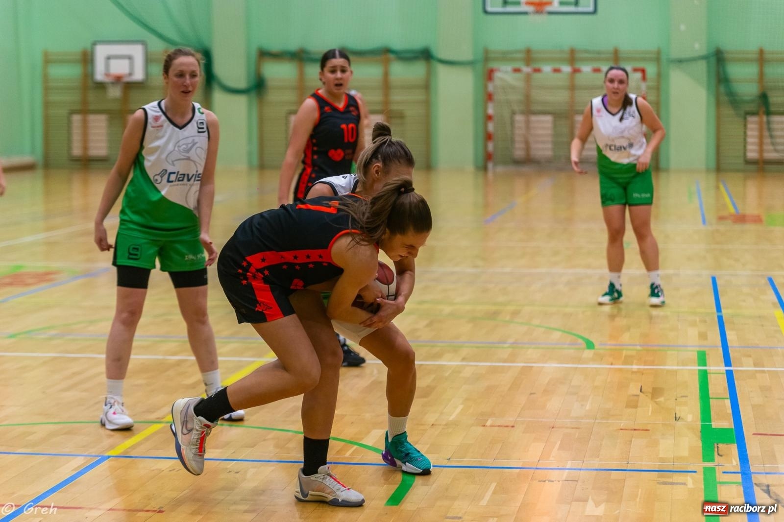 Zdjęcie w galerii na portalu naszraciborz.pl: Polkowice lepsze w Raciborzu. Poważne kontuzje dwóch zawodniczek RKK [FOTO i WIDEO] wiadomości z regionu
