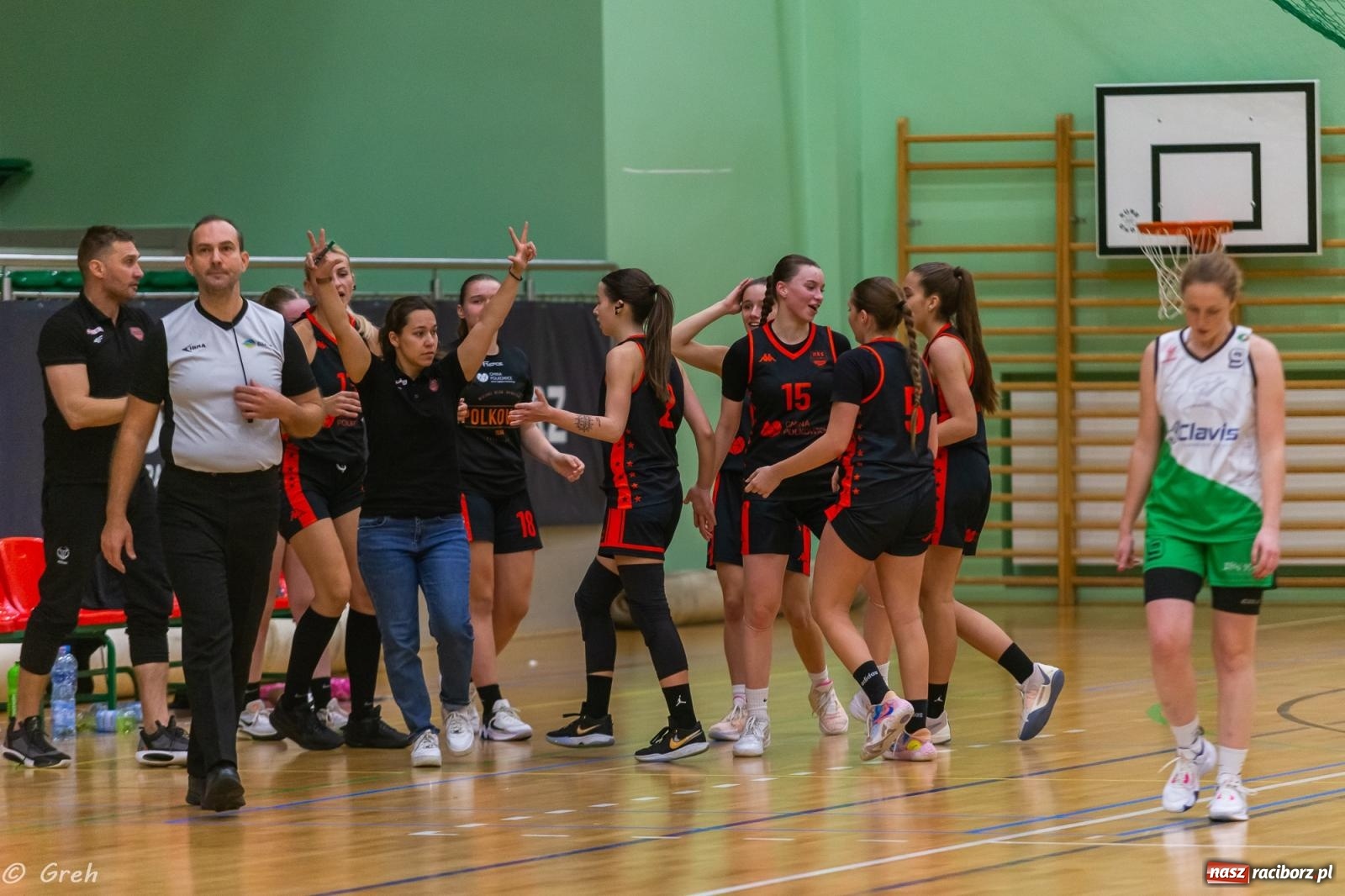 Zdjęcie w galerii na portalu naszraciborz.pl: Polkowice lepsze w Raciborzu. Poważne kontuzje dwóch zawodniczek RKK [FOTO i WIDEO] wiadomości z regionu