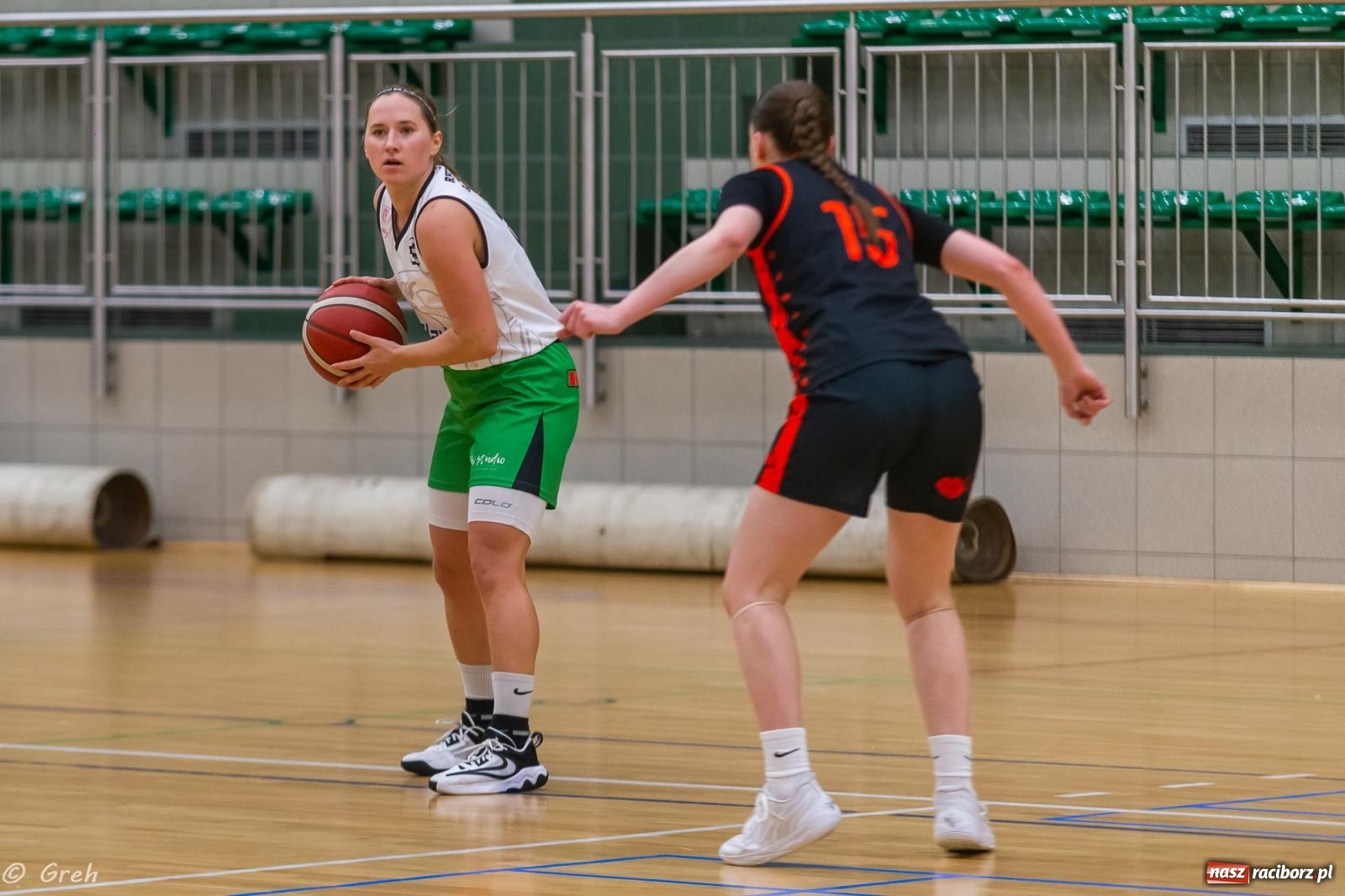 Zdjęcie w galerii na portalu naszraciborz.pl: Polkowice lepsze w Raciborzu. Poważne kontuzje dwóch zawodniczek RKK [FOTO i WIDEO] wiadomości z regionu