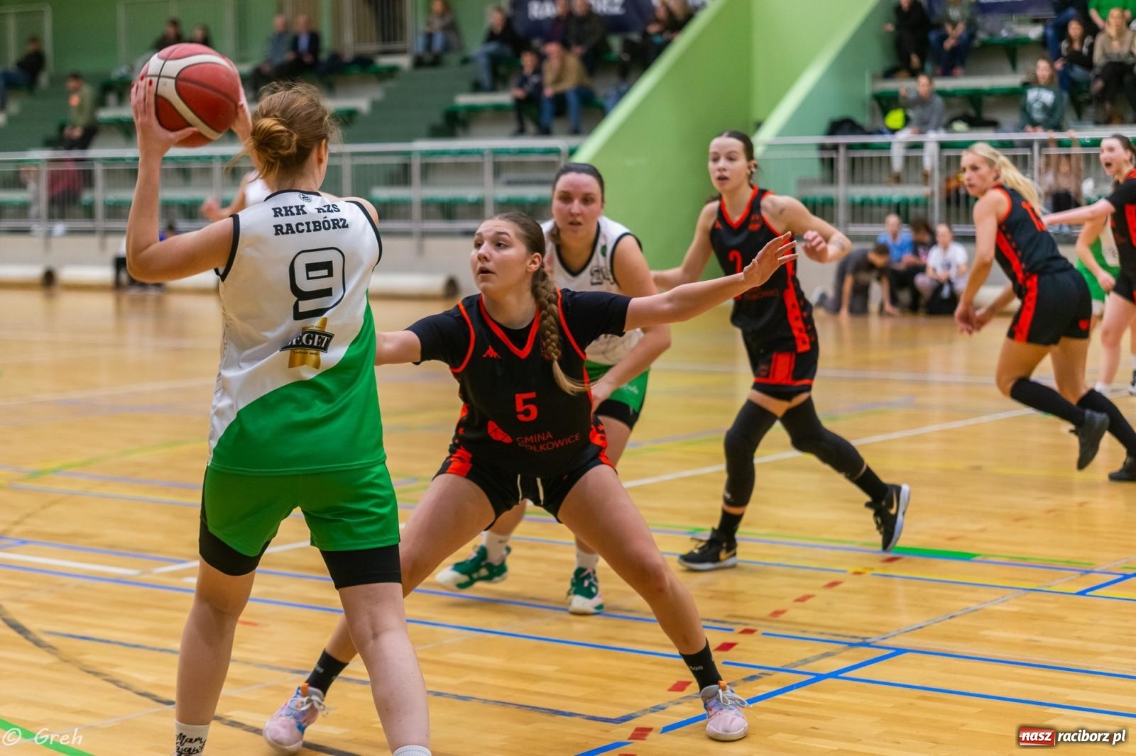 Zdjęcie w galerii na portalu naszraciborz.pl: Polkowice lepsze w Raciborzu. Poważne kontuzje dwóch zawodniczek RKK [FOTO i WIDEO] wiadomości z regionu