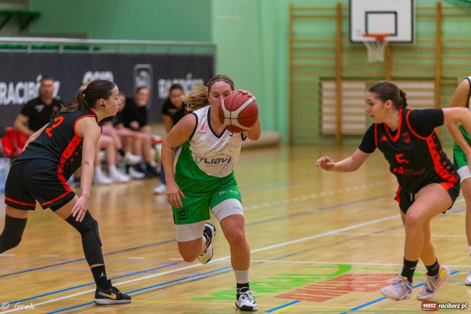Zdjęcie w galerii na portalu naszraciborz.pl: Polkowice lepsze w Raciborzu. Poważne kontuzje dwóch zawodniczek RKK [FOTO i WIDEO] wiadomości z regionu