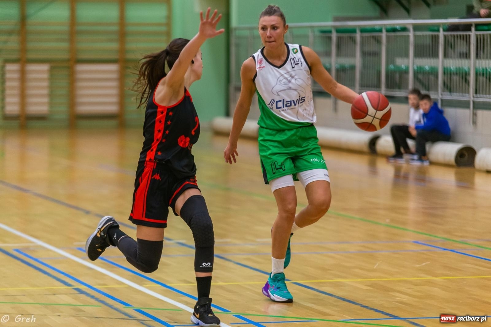 Zdjęcie w galerii na portalu naszraciborz.pl: Polkowice lepsze w Raciborzu. Poważne kontuzje dwóch zawodniczek RKK [FOTO i WIDEO] wiadomości z regionu