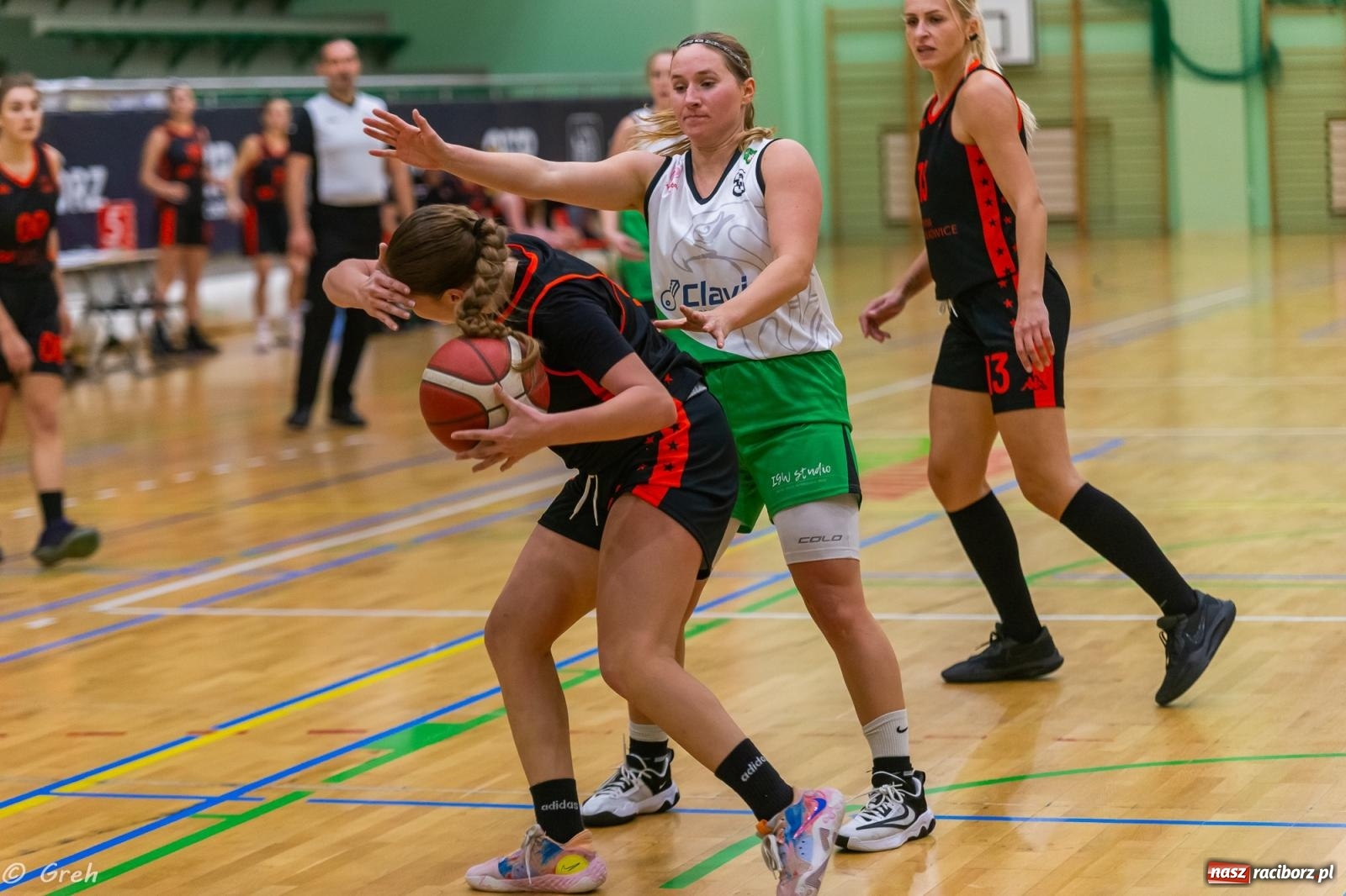 Zdjęcie w galerii na portalu naszraciborz.pl: Polkowice lepsze w Raciborzu. Poważne kontuzje dwóch zawodniczek RKK [FOTO i WIDEO] wiadomości z regionu