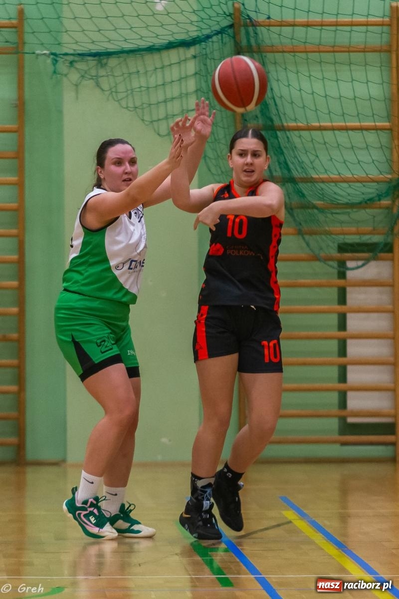 Zdjęcie w galerii na portalu naszraciborz.pl: Polkowice lepsze w Raciborzu. Poważne kontuzje dwóch zawodniczek RKK [FOTO i WIDEO] wiadomości z regionu