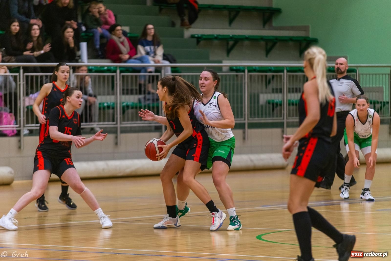 Zdjęcie w galerii na portalu naszraciborz.pl: Polkowice lepsze w Raciborzu. Poważne kontuzje dwóch zawodniczek RKK [FOTO i WIDEO] wiadomości z regionu