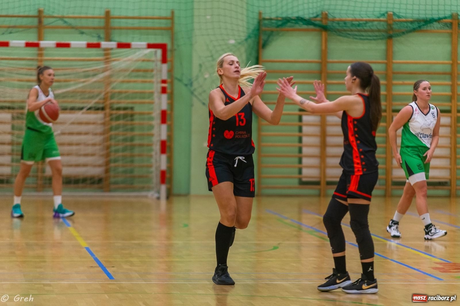 Zdjęcie w galerii na portalu naszraciborz.pl: Polkowice lepsze w Raciborzu. Poważne kontuzje dwóch zawodniczek RKK [FOTO i WIDEO] wiadomości z regionu