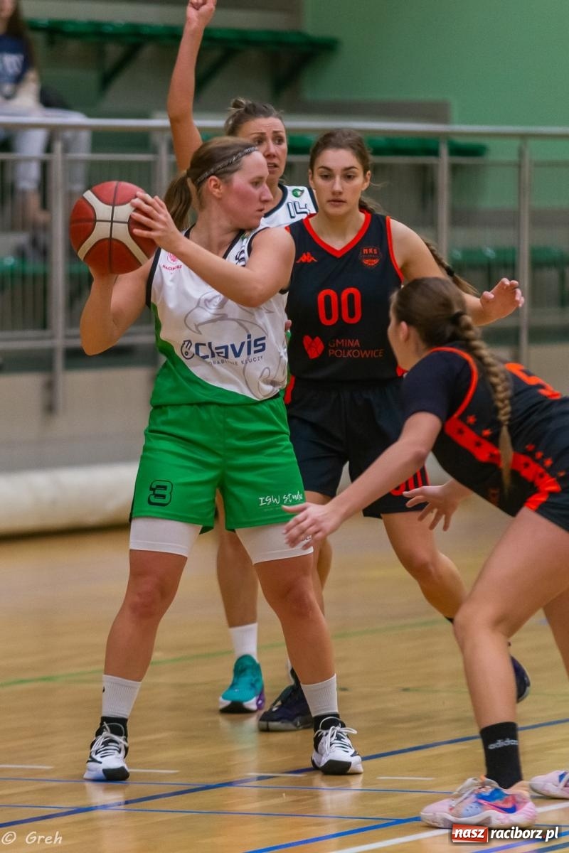 Zdjęcie w galerii na portalu naszraciborz.pl: Polkowice lepsze w Raciborzu. Poważne kontuzje dwóch zawodniczek RKK [FOTO i WIDEO] wiadomości z regionu
