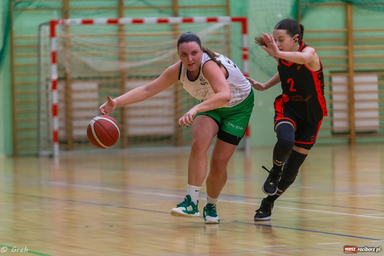 Zdjęcie w galerii na portalu naszraciborz.pl: Polkowice lepsze w Raciborzu. Poważne kontuzje dwóch zawodniczek RKK [FOTO i WIDEO] wiadomości z regionu