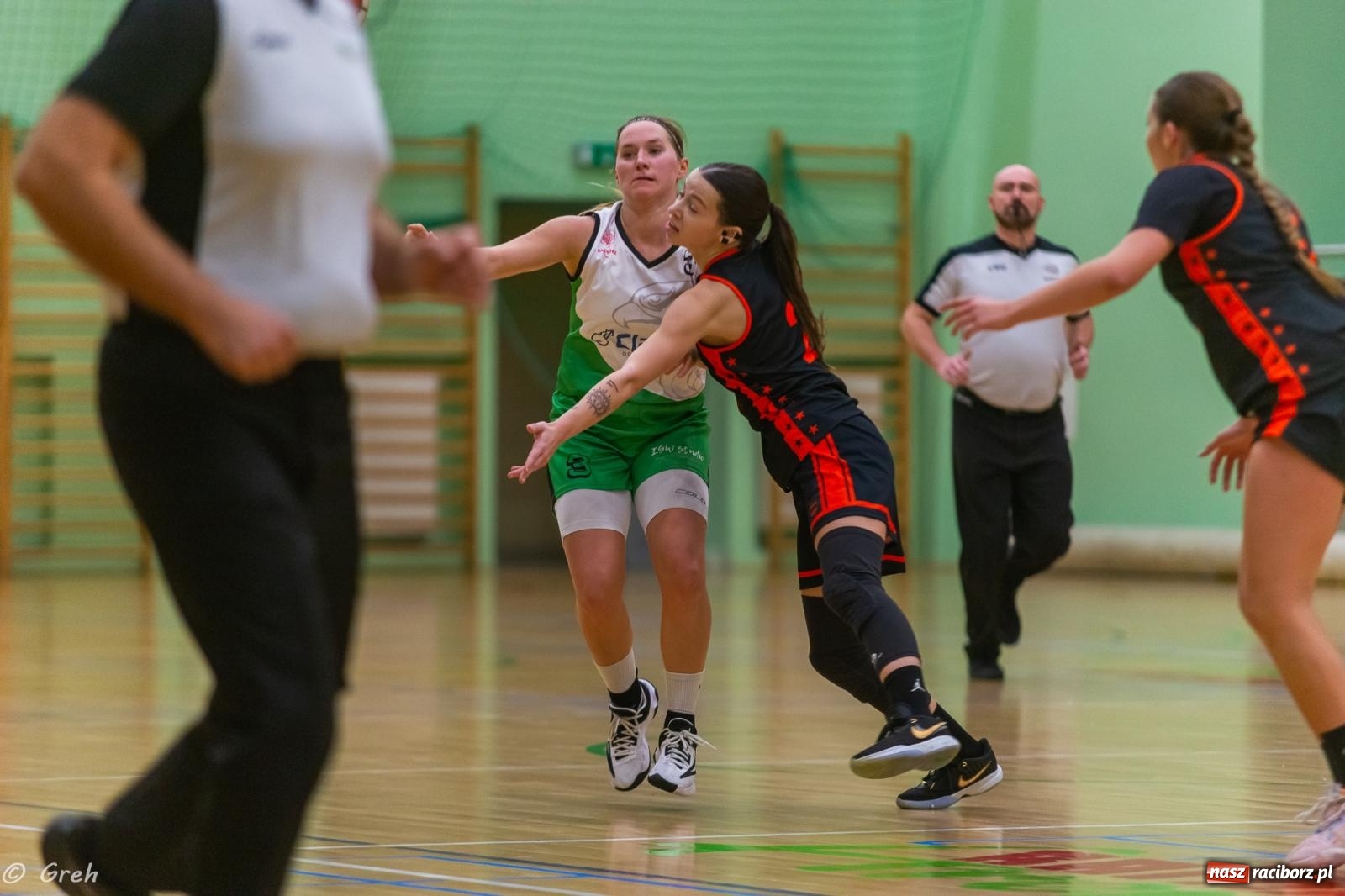 Zdjęcie w galerii na portalu naszraciborz.pl: Polkowice lepsze w Raciborzu. Poważne kontuzje dwóch zawodniczek RKK [FOTO i WIDEO] wiadomości z regionu