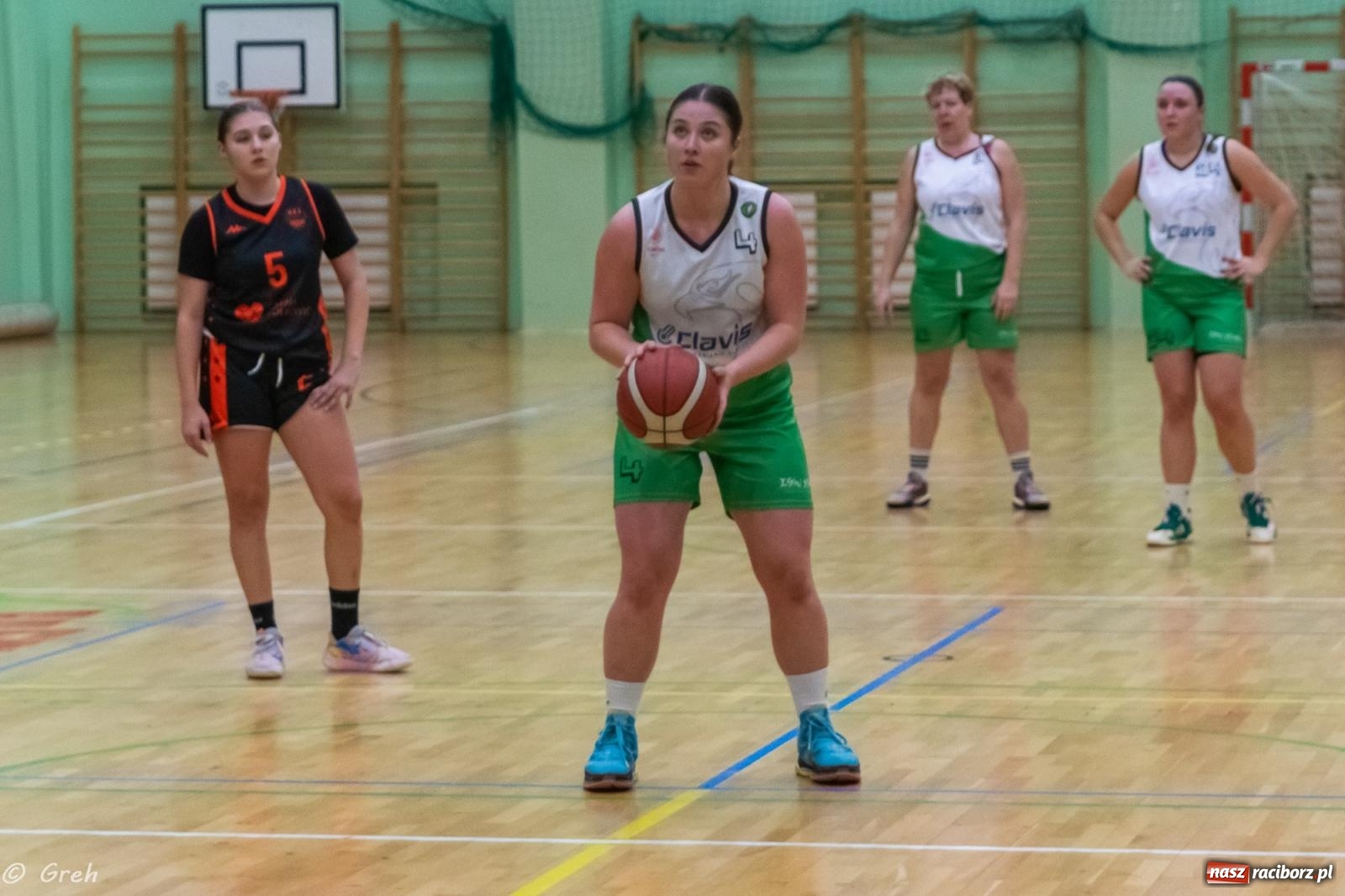 Zdjęcie w galerii na portalu naszraciborz.pl: Polkowice lepsze w Raciborzu. Poważne kontuzje dwóch zawodniczek RKK [FOTO i WIDEO] wiadomości z regionu