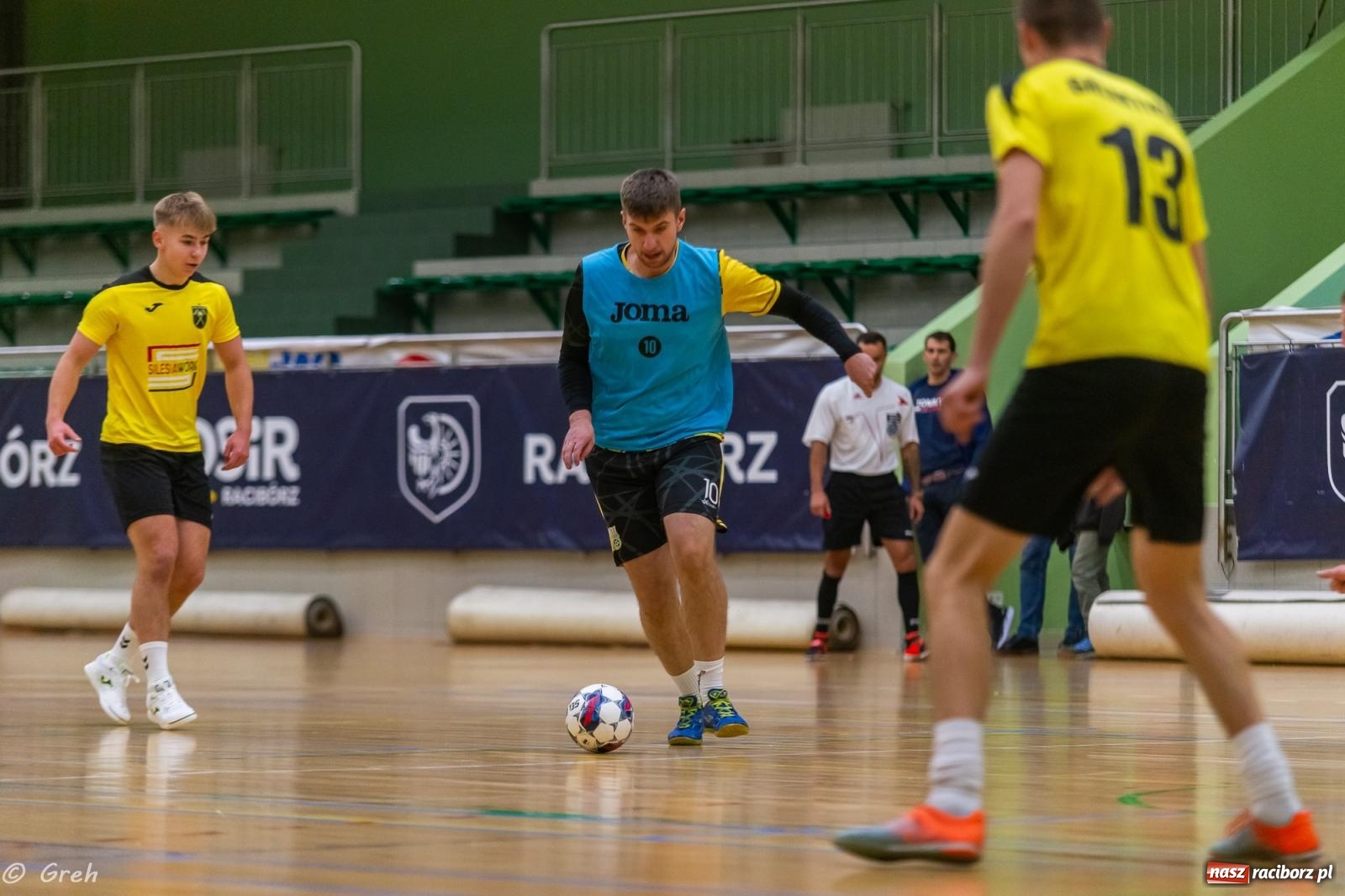 Zdjęcie w galerii na portalu naszraciborz.pl: Ruszył XXI sezon Halowej Ligi Piłki Nożnej [FOTO] wiadomości z regionu