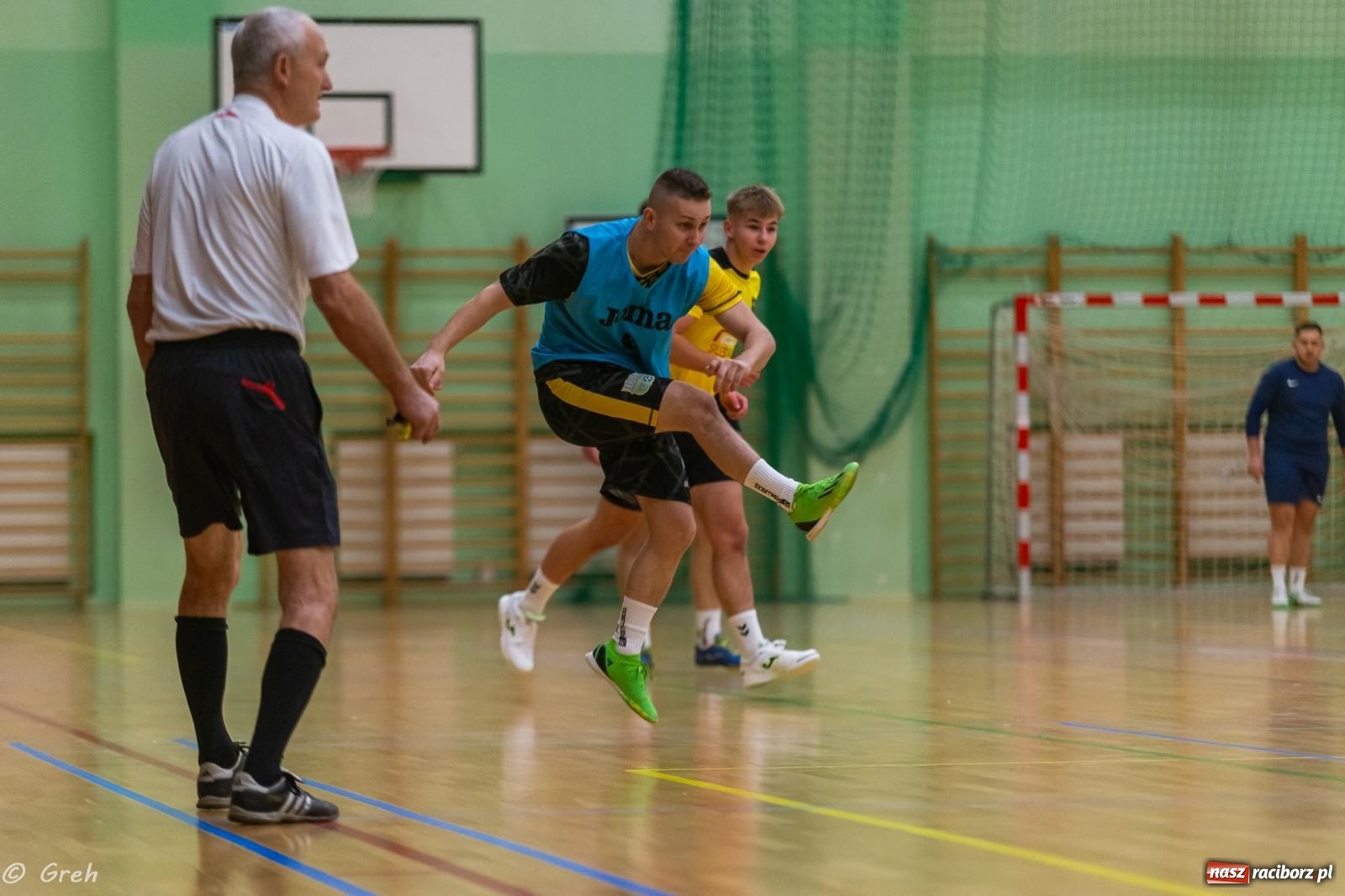 Zdjęcie w galerii na portalu naszraciborz.pl: Ruszył XXI sezon Halowej Ligi Piłki Nożnej [FOTO] wiadomości z regionu