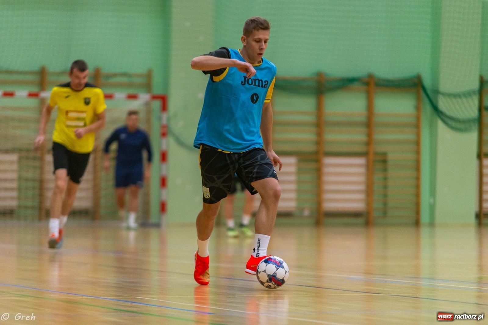 Zdjęcie w galerii na portalu naszraciborz.pl: Ruszył XXI sezon Halowej Ligi Piłki Nożnej [FOTO] wiadomości z regionu