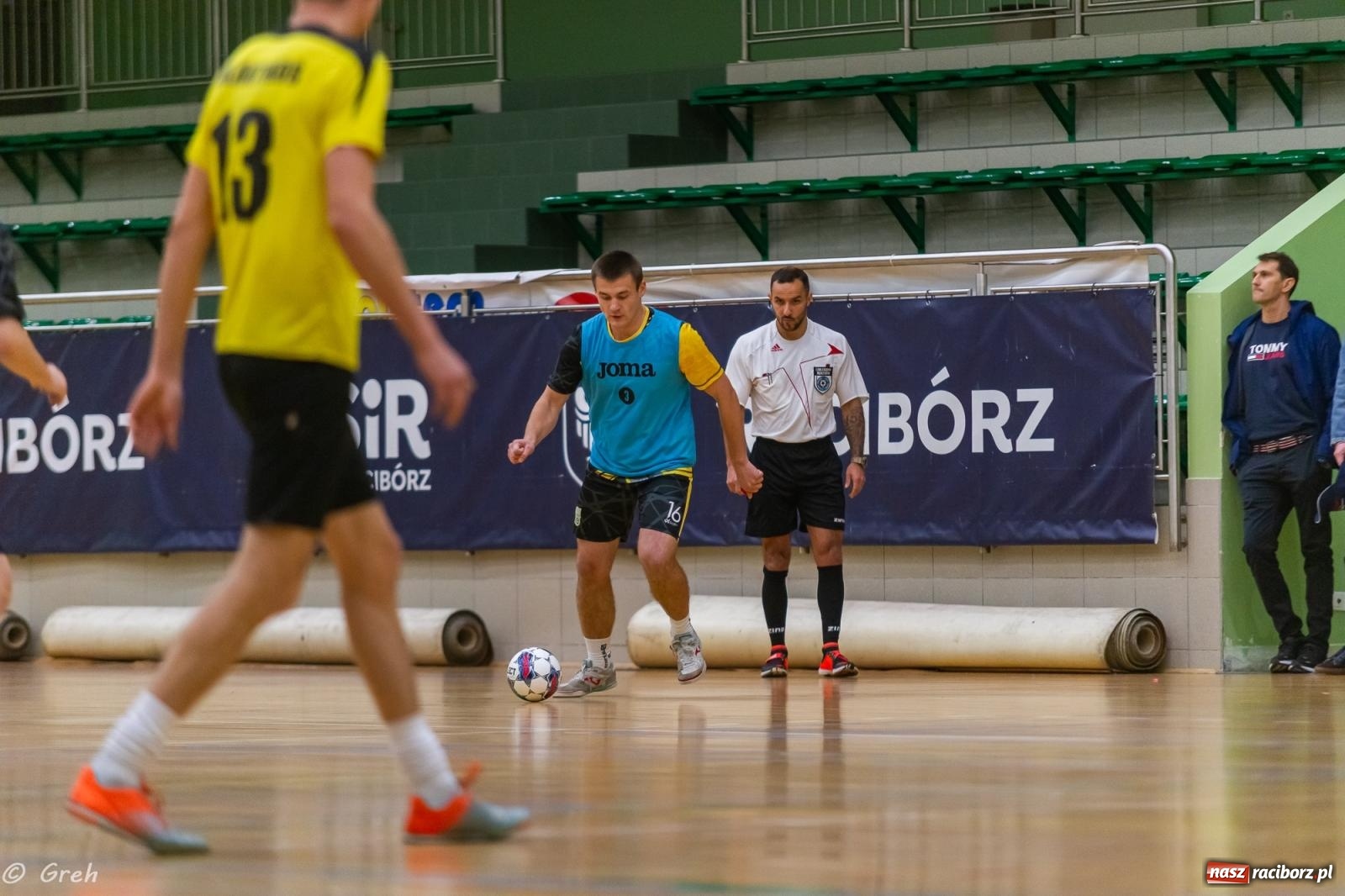 Zdjęcie w galerii na portalu naszraciborz.pl: Ruszył XXI sezon Halowej Ligi Piłki Nożnej [FOTO] wiadomości z regionu