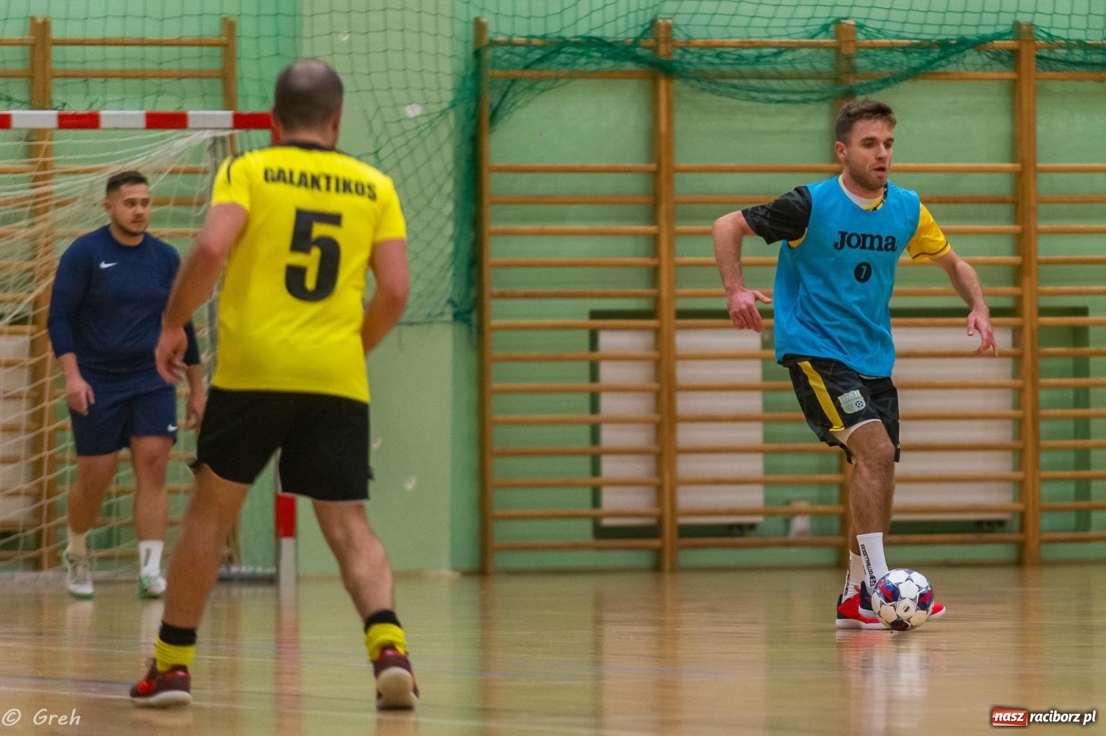 Zdjęcie w galerii na portalu naszraciborz.pl: Ruszył XXI sezon Halowej Ligi Piłki Nożnej [FOTO] wiadomości z regionu