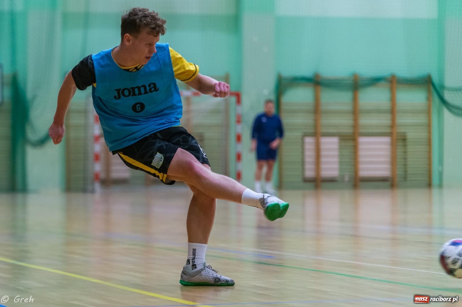 Zdjęcie w galerii na portalu naszraciborz.pl: Ruszył XXI sezon Halowej Ligi Piłki Nożnej [FOTO] wiadomości z regionu