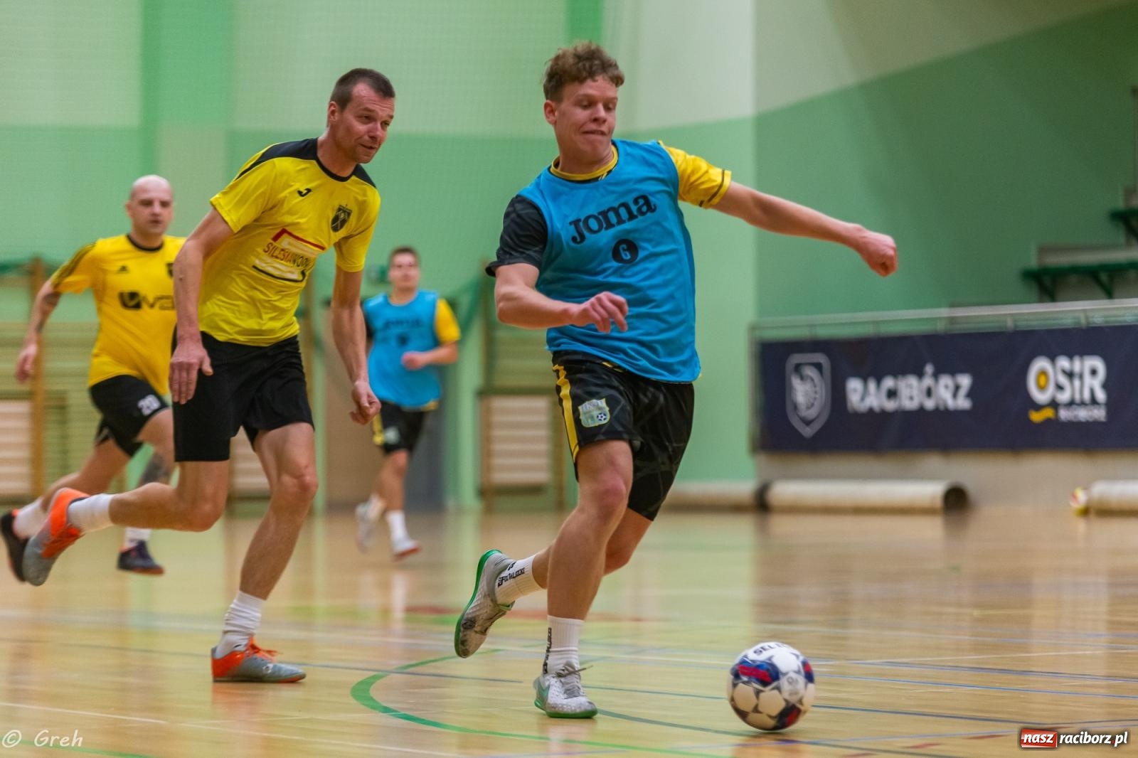 Zdjęcie w galerii na portalu naszraciborz.pl: Ruszył XXI sezon Halowej Ligi Piłki Nożnej [FOTO] wiadomości z regionu