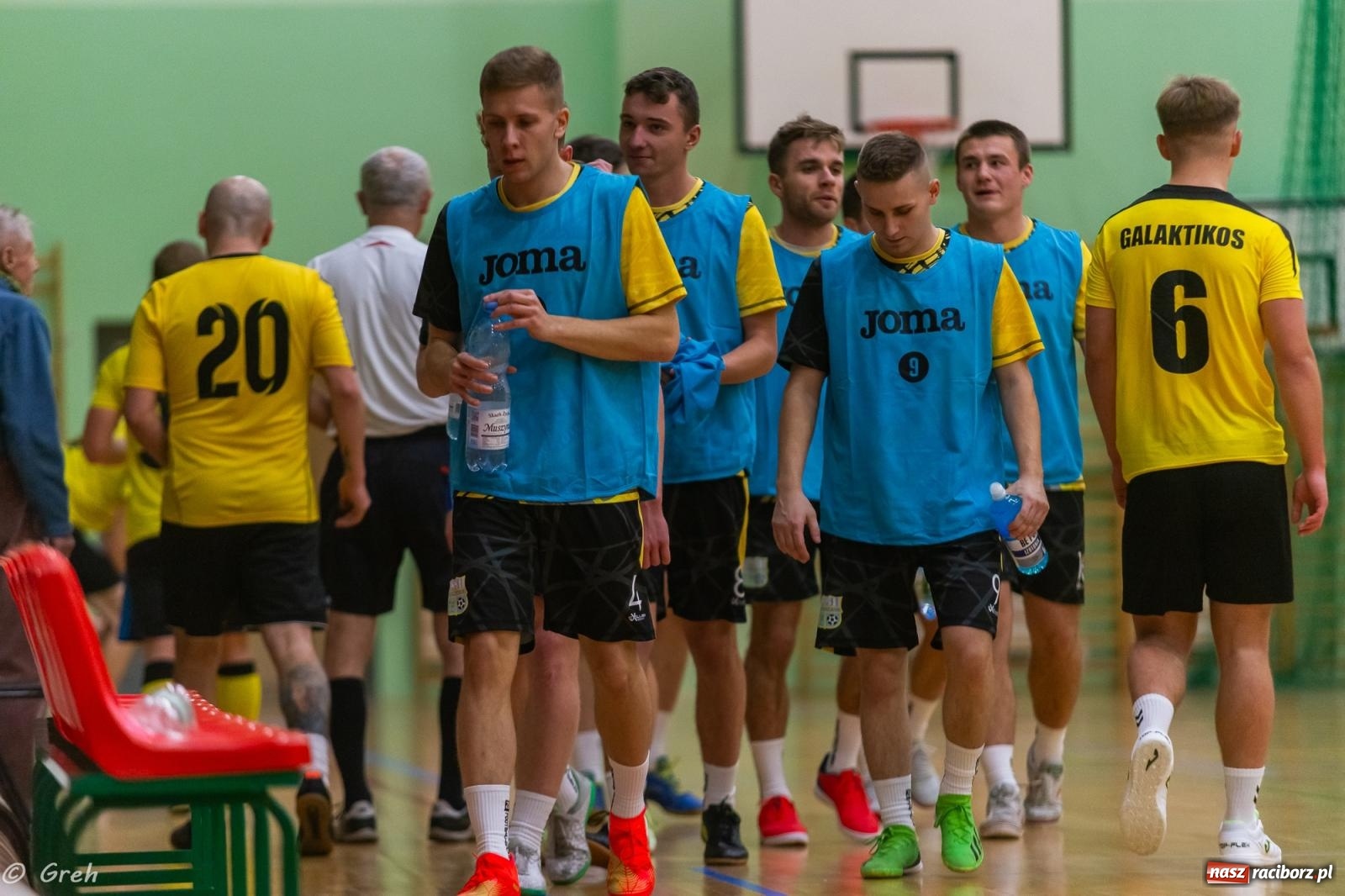 Zdjęcie w galerii na portalu naszraciborz.pl: Ruszył XXI sezon Halowej Ligi Piłki Nożnej [FOTO] wiadomości z regionu