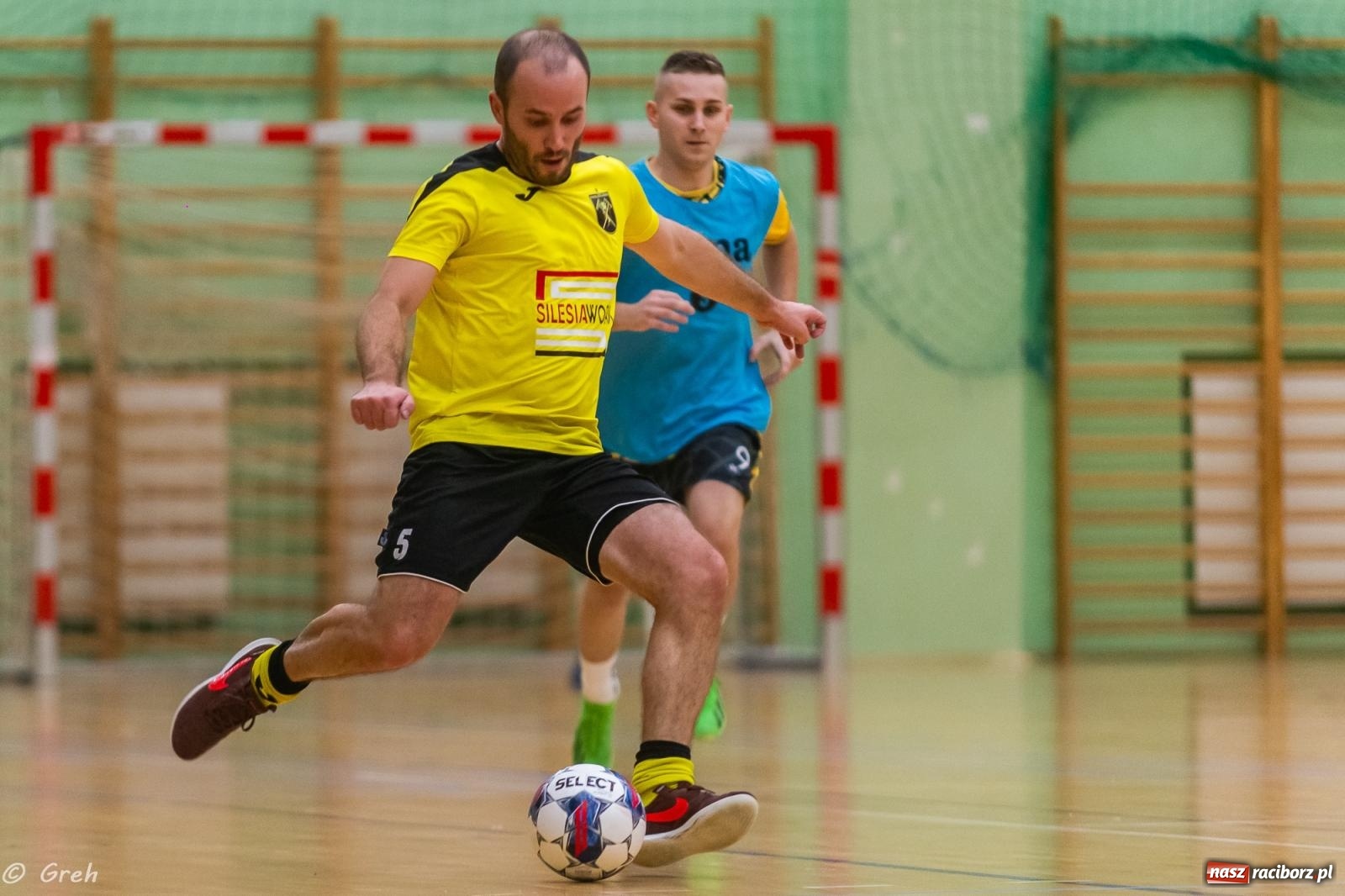 Zdjęcie w galerii na portalu naszraciborz.pl: Ruszył XXI sezon Halowej Ligi Piłki Nożnej [FOTO] wiadomości z regionu
