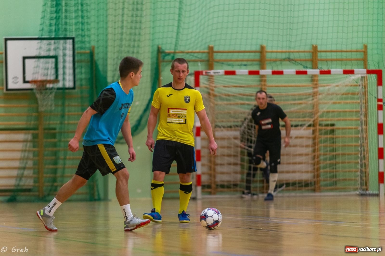 Zdjęcie w galerii na portalu naszraciborz.pl: Ruszył XXI sezon Halowej Ligi Piłki Nożnej [FOTO] wiadomości z regionu