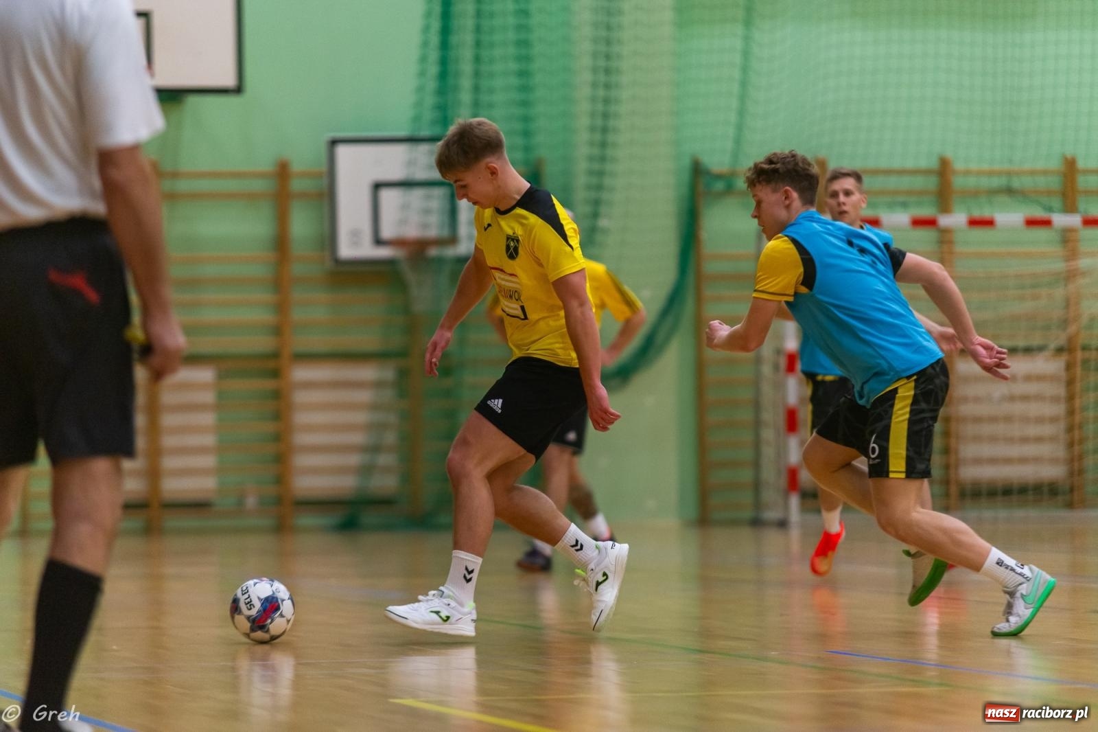 Zdjęcie w galerii na portalu naszraciborz.pl: Ruszył XXI sezon Halowej Ligi Piłki Nożnej [FOTO] wiadomości z regionu