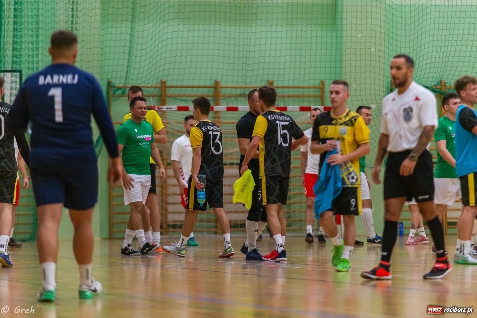 Zdjęcie w galerii na portalu naszraciborz.pl: Ruszył XXI sezon Halowej Ligi Piłki Nożnej [FOTO] wiadomości z regionu