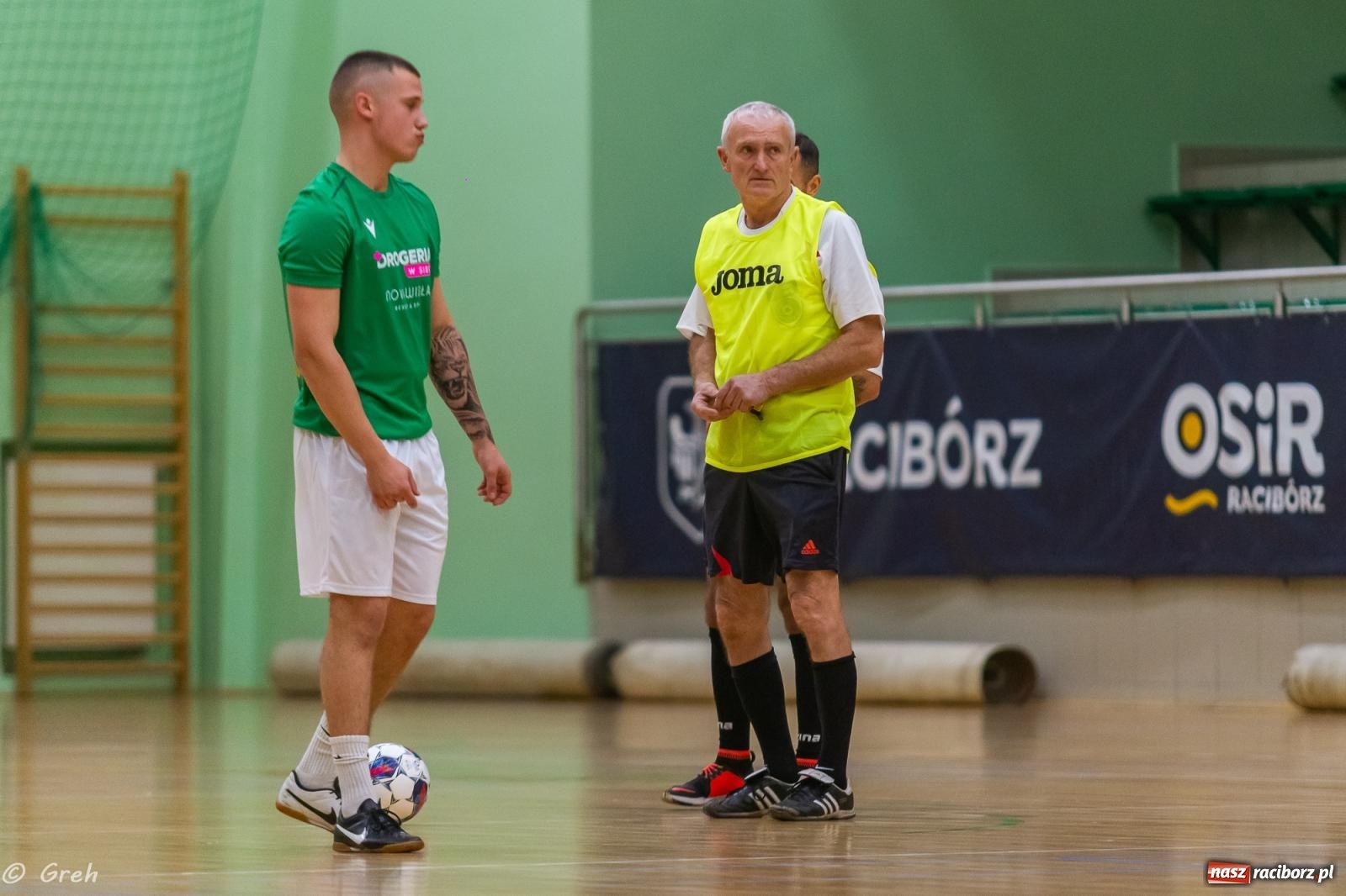 Zdjęcie w galerii na portalu naszraciborz.pl: Ruszył XXI sezon Halowej Ligi Piłki Nożnej [FOTO] wiadomości z regionu