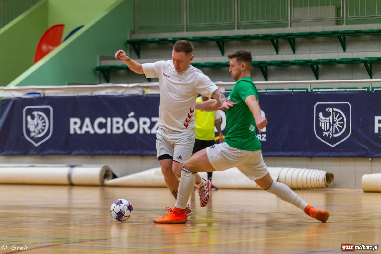 Zdjęcie w galerii na portalu naszraciborz.pl: Ruszył XXI sezon Halowej Ligi Piłki Nożnej [FOTO] wiadomości z regionu