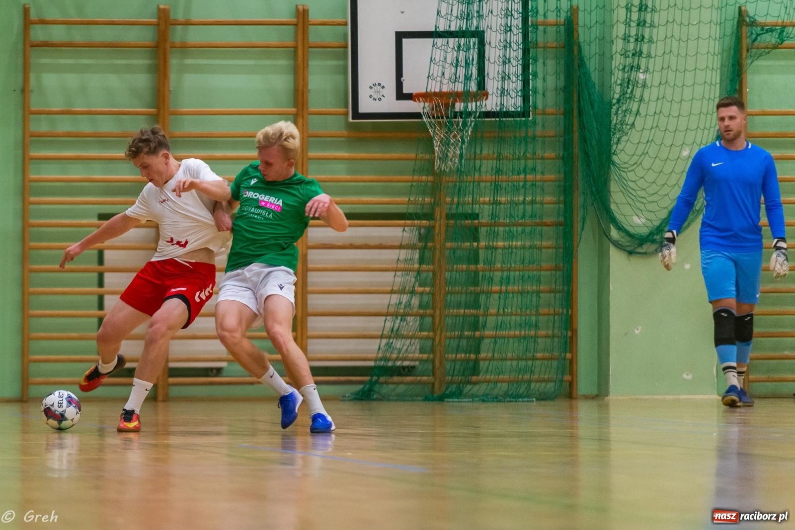 Zdjęcie w galerii na portalu naszraciborz.pl: Ruszył XXI sezon Halowej Ligi Piłki Nożnej [FOTO] wiadomości z regionu