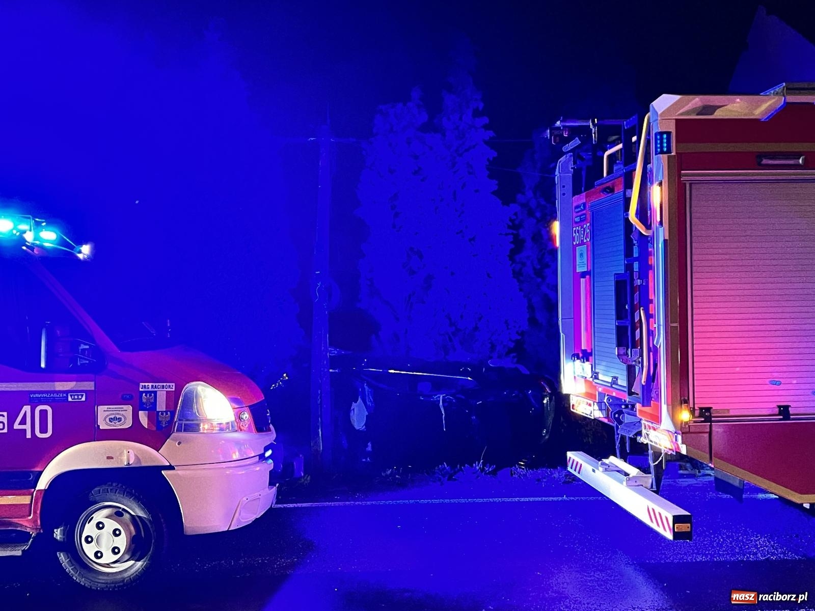 Zdjęcie w galerii na portalu naszraciborz.pl: Dachowanie skody na Gliwickiej. Kierowca zbiegł [FOTO] wiadomości z regionu