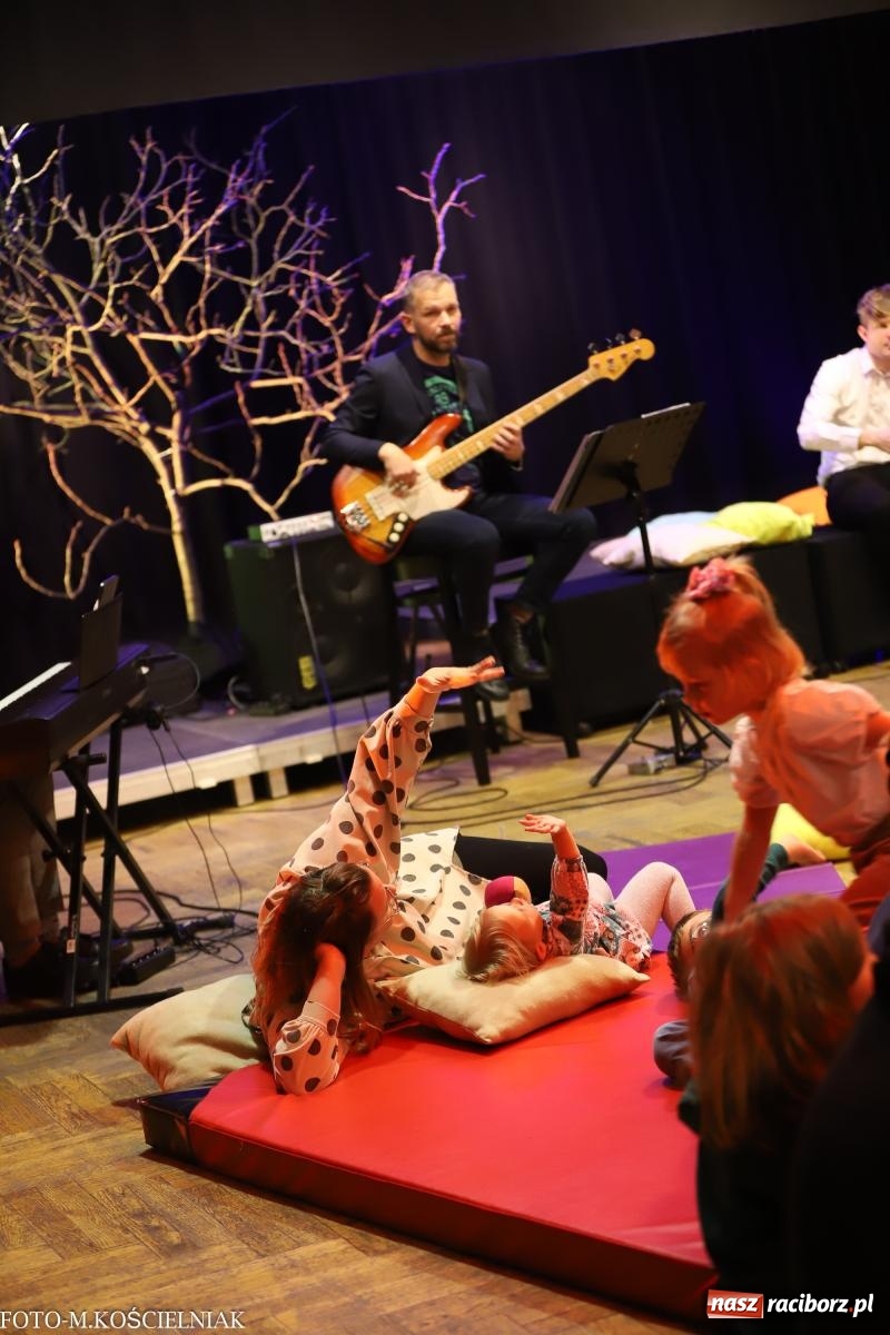 Zdjęcie w galerii na portalu naszraciborz.pl: Muzyka ze złota, czyli Maluchy w krainie dźwięku  wiadomości z regionu