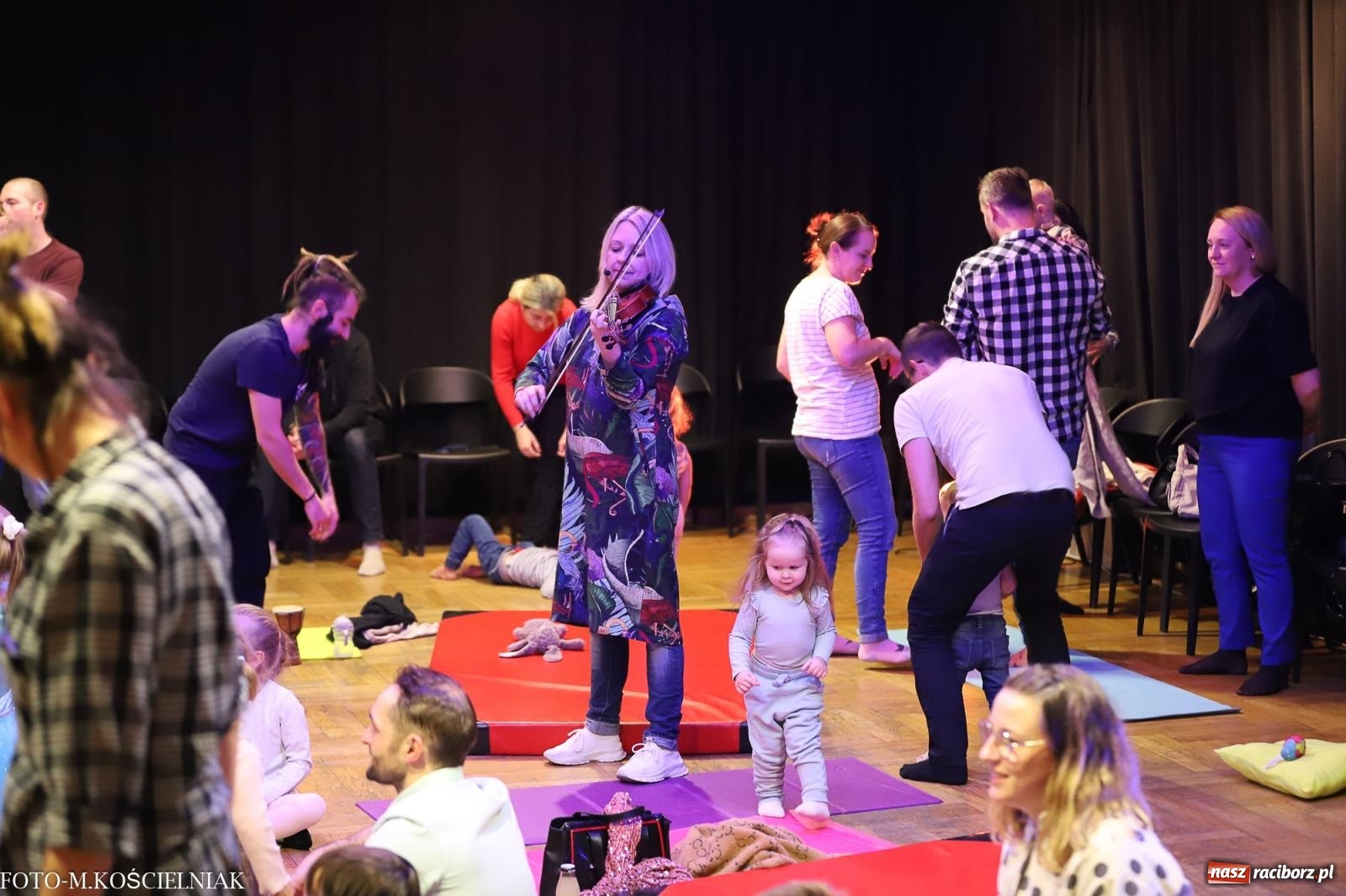 Zdjęcie w galerii na portalu naszraciborz.pl: Muzyka ze złota, czyli Maluchy w krainie dźwięku  wiadomości z regionu