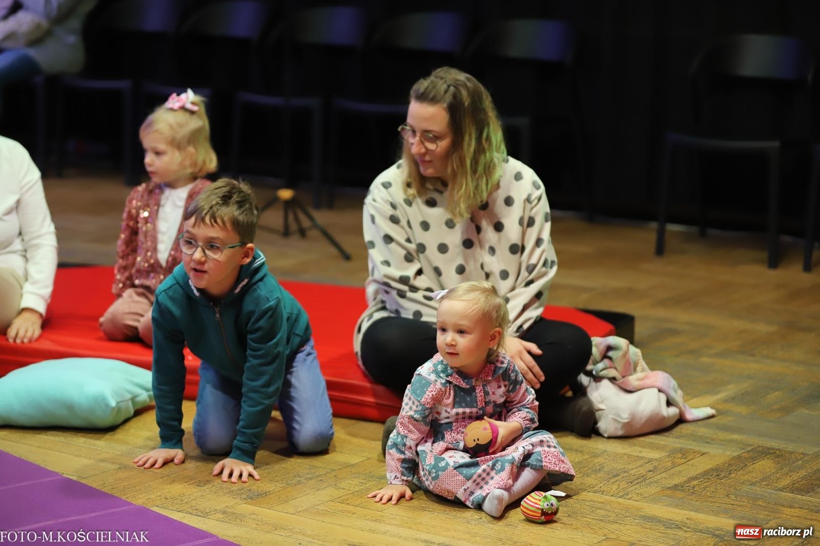 Zdjęcie w galerii na portalu naszraciborz.pl: Muzyka ze złota, czyli Maluchy w krainie dźwięku  wiadomości z regionu